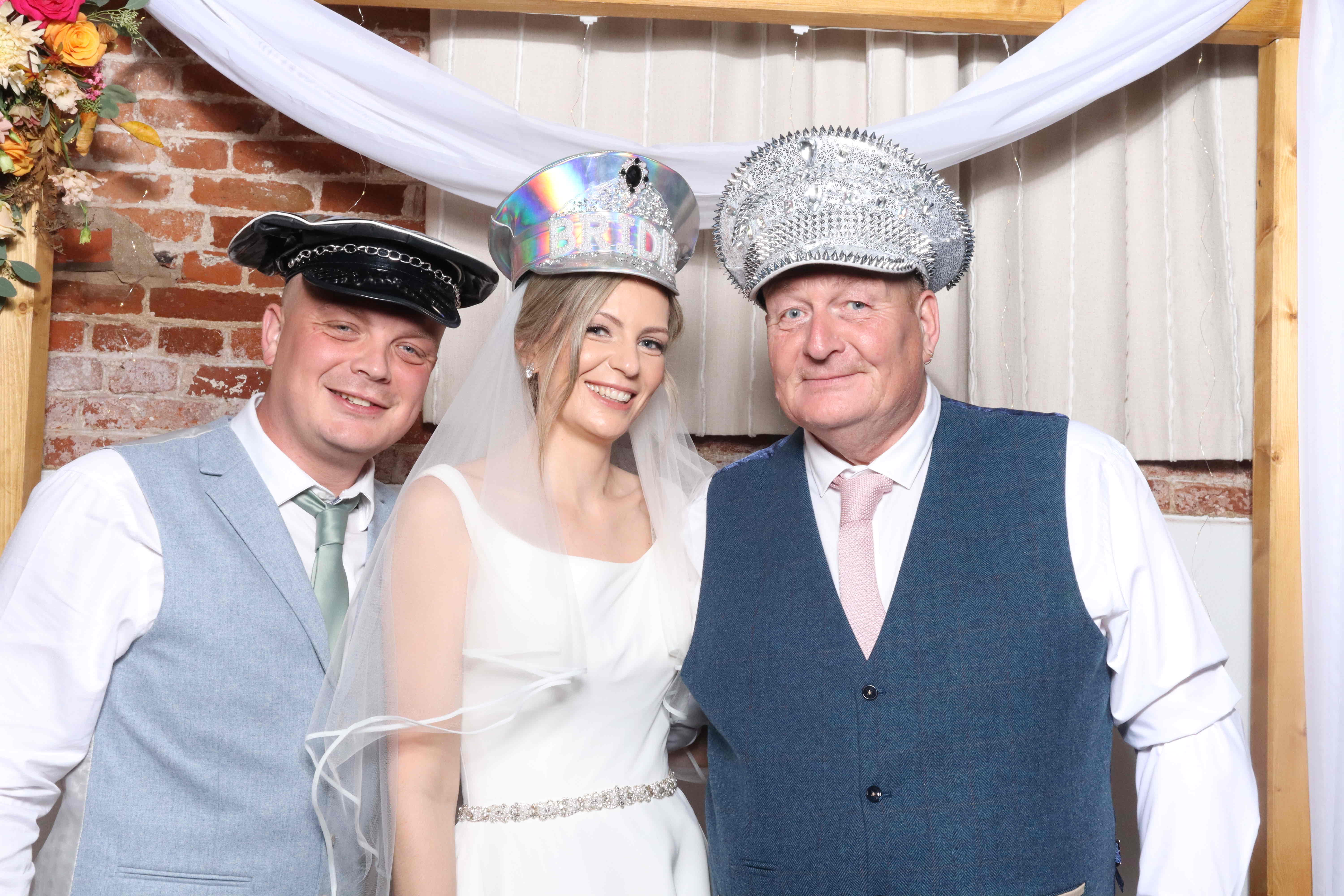 Billie & Craig  | View more photos from the event at gallery.magicimages.uk/u/MagicImages/Billie-Craig