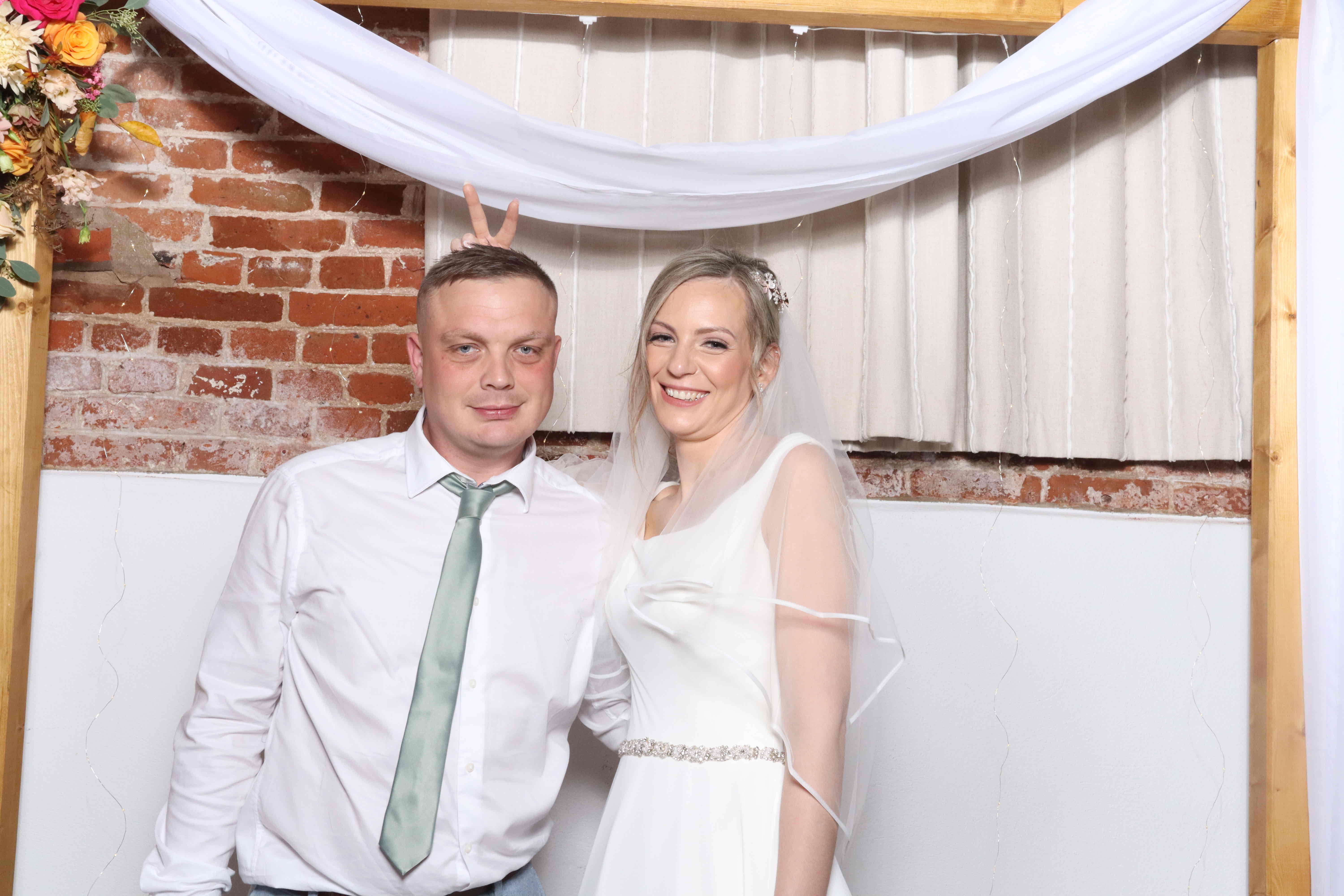 Billie & Craig  | View more photos from the event at gallery.magicimages.uk/u/MagicImages/Billie-Craig