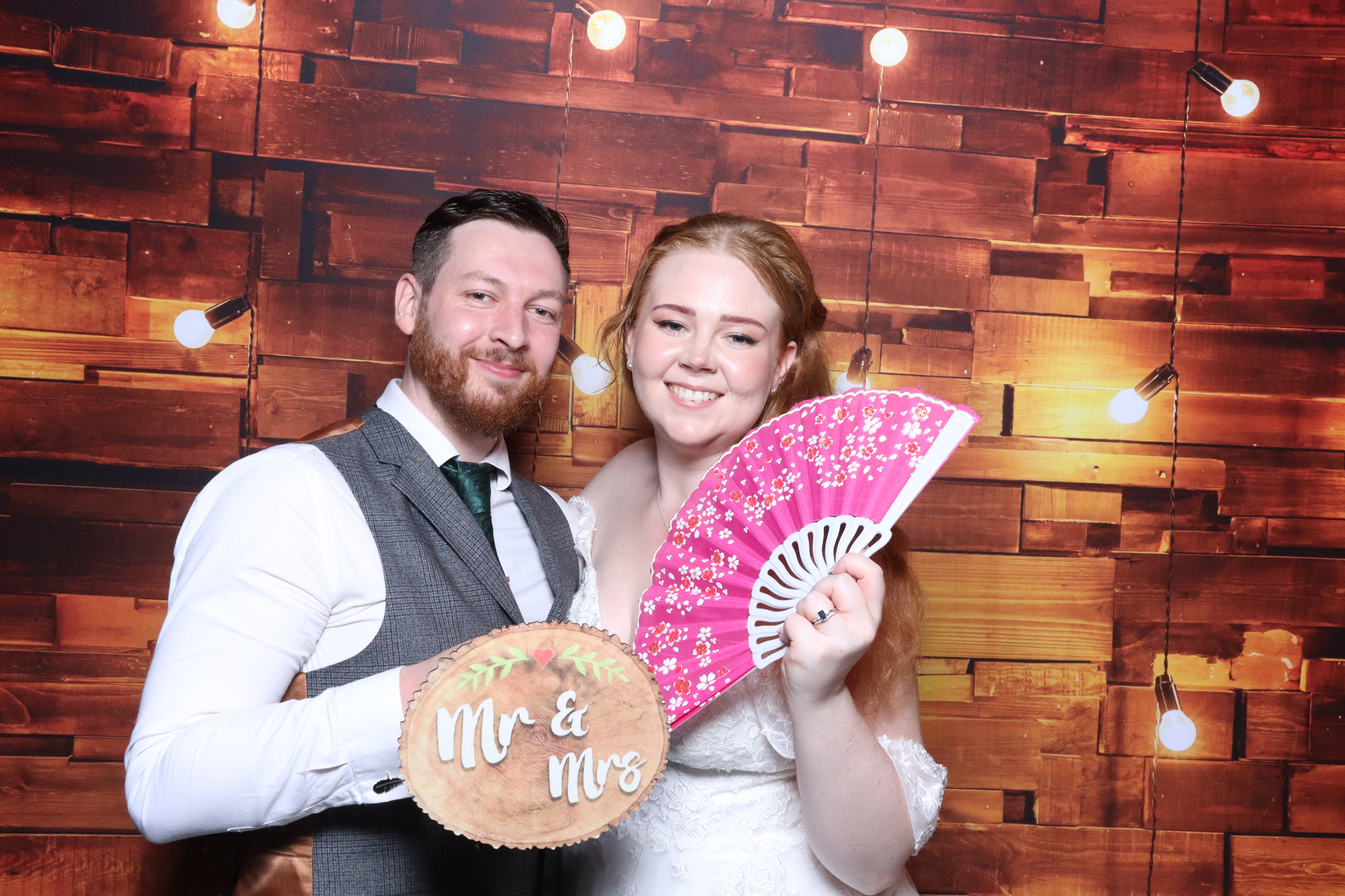 Cameron & Leanne  | View more photos from the event at gallery.magicimages.uk/u/MagicImages/Cameron-Leanne