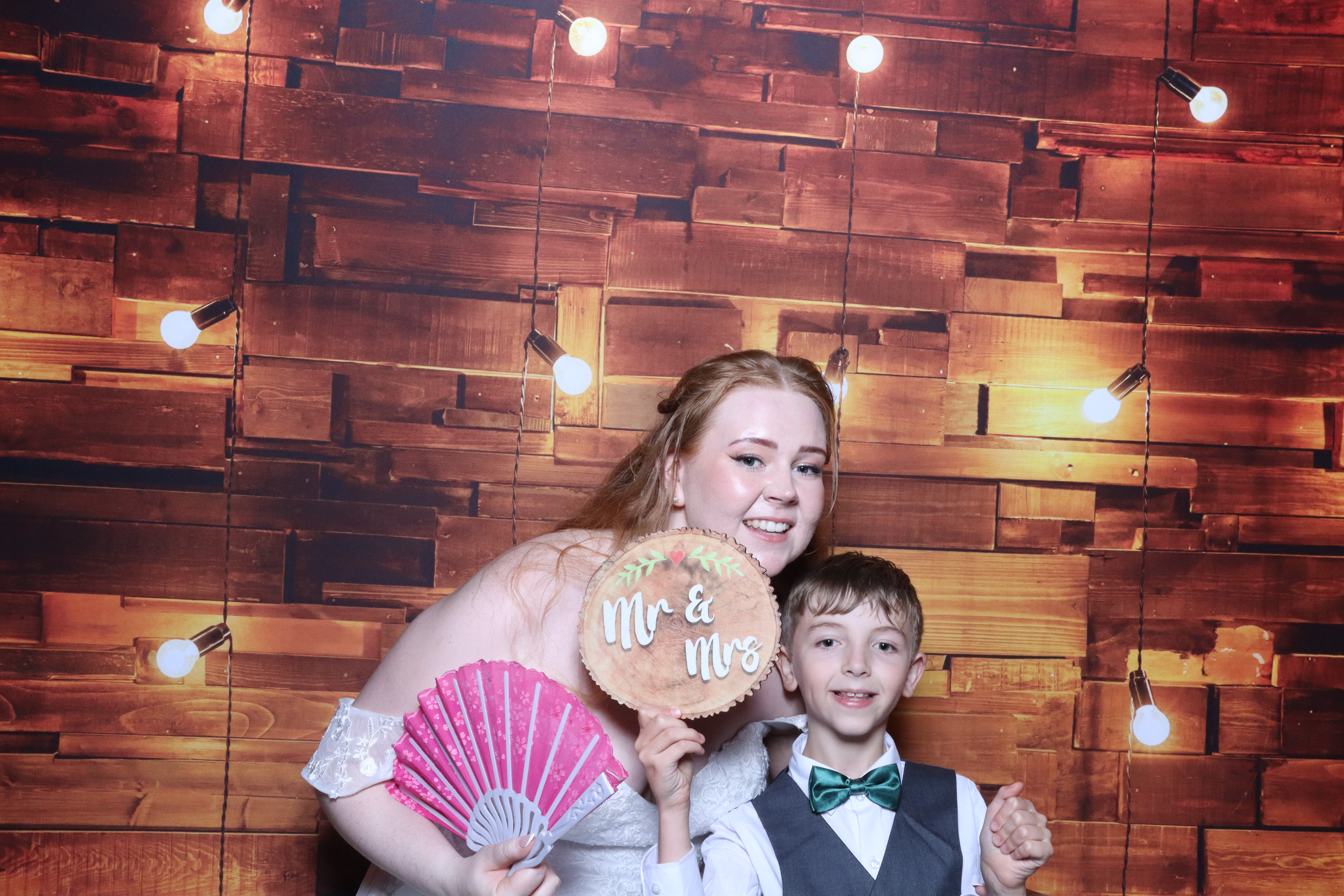 Cameron & Leanne  | View more photos from the event at gallery.magicimages.uk/u/MagicImages/Cameron-Leanne