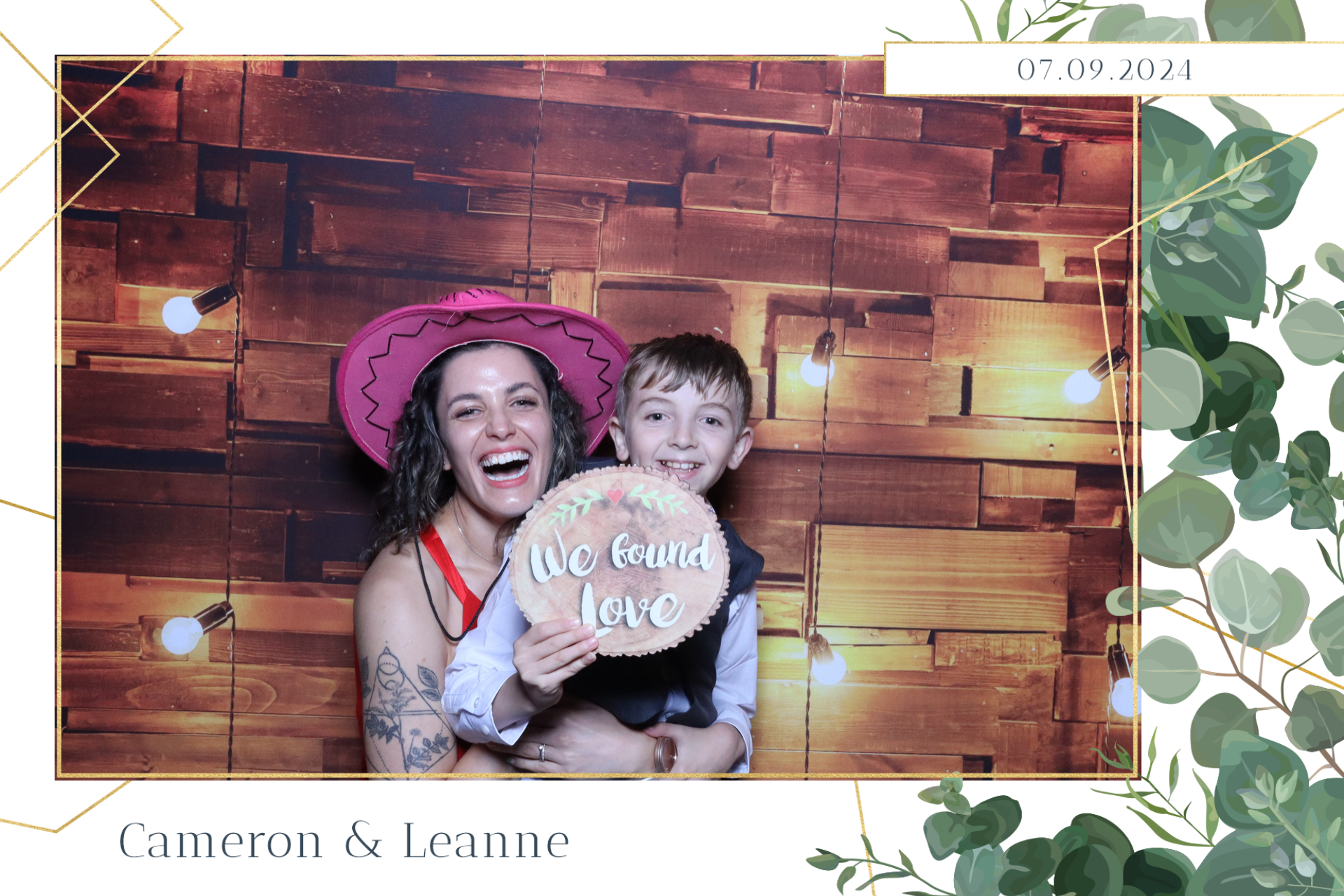 Cameron & Leanne  | View more photos from the event at gallery.magicimages.uk/u/MagicImages/Cameron-Leanne