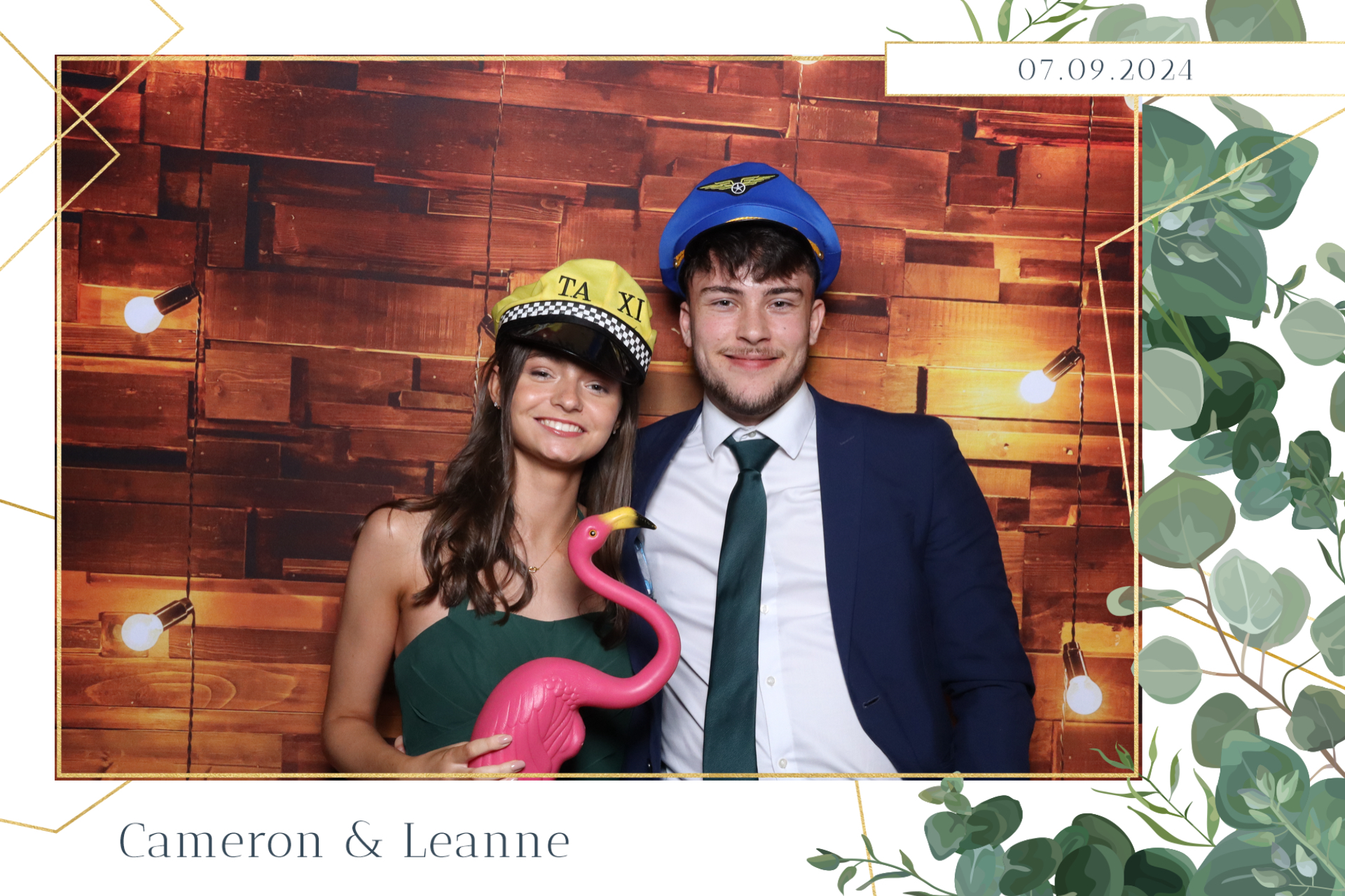 Cameron & Leanne  | View more photos from the event at gallery.magicimages.uk/u/MagicImages/Cameron-Leanne