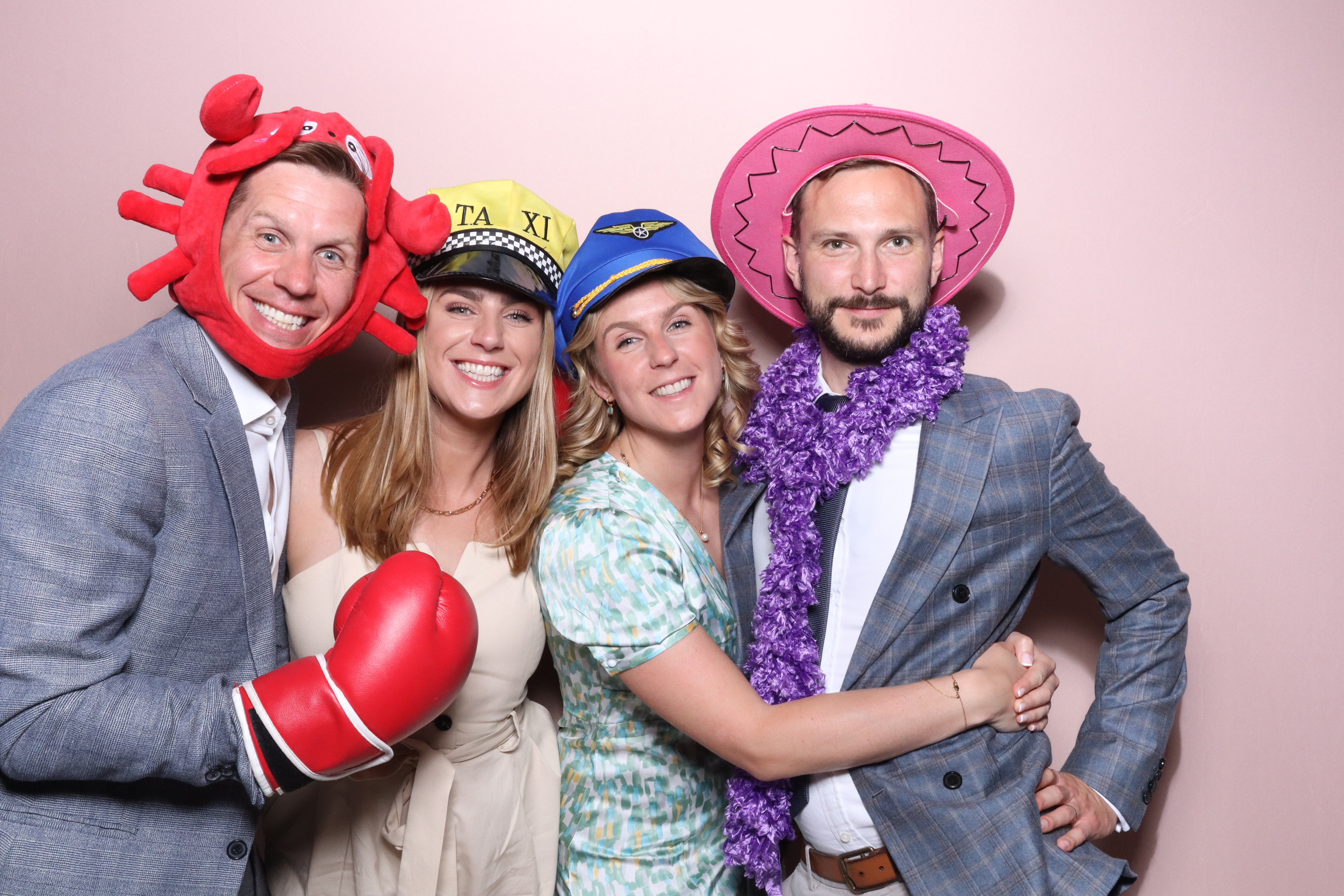 Emily & Charlie's wedding party  | View more photos from the event at gallery.magicimages.uk/u/MagicImages/Emily-Charlies-wedding-party