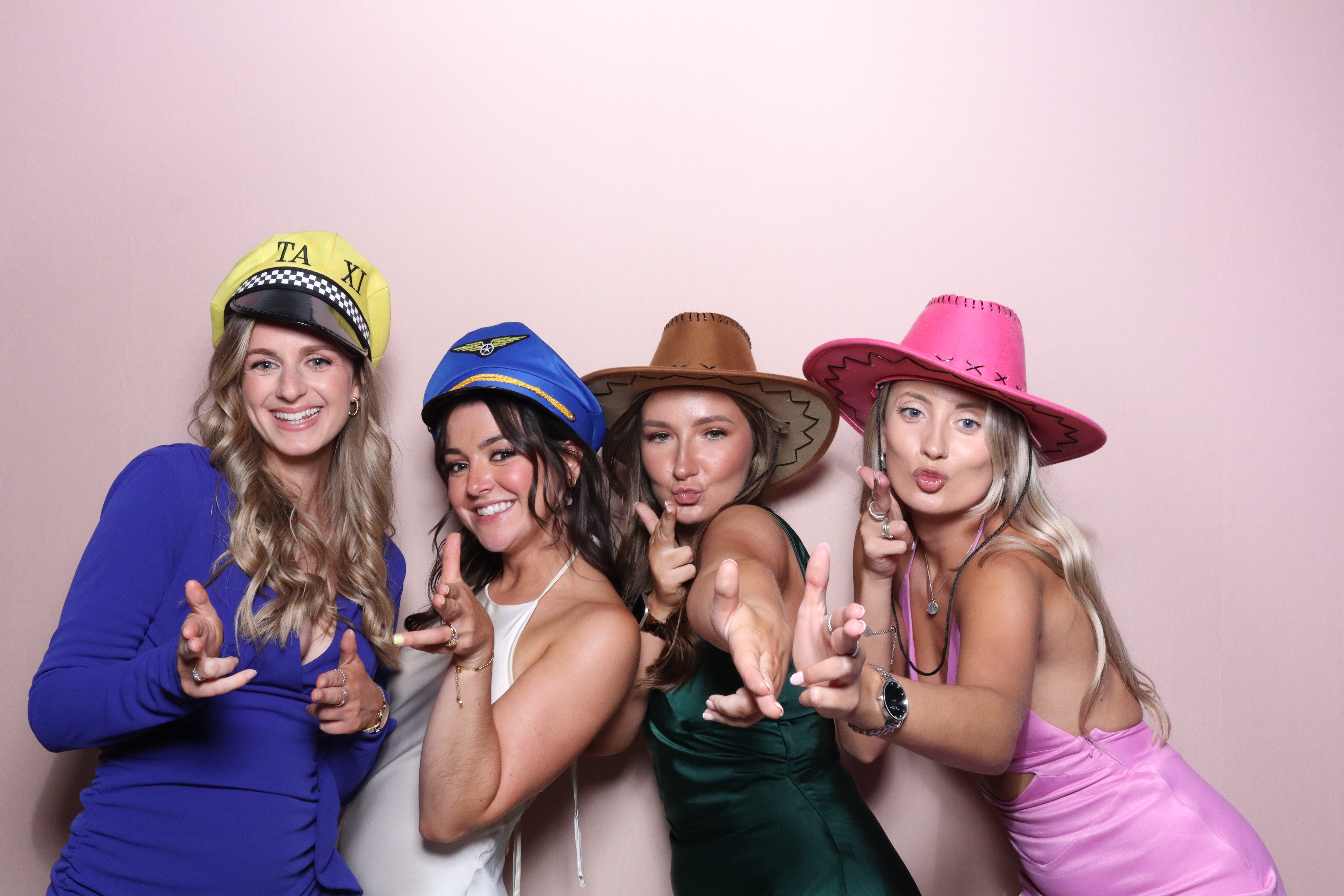 Emily & Charlie's wedding party  | View more photos from the event at gallery.magicimages.uk/u/MagicImages/Emily-Charlies-wedding-party
