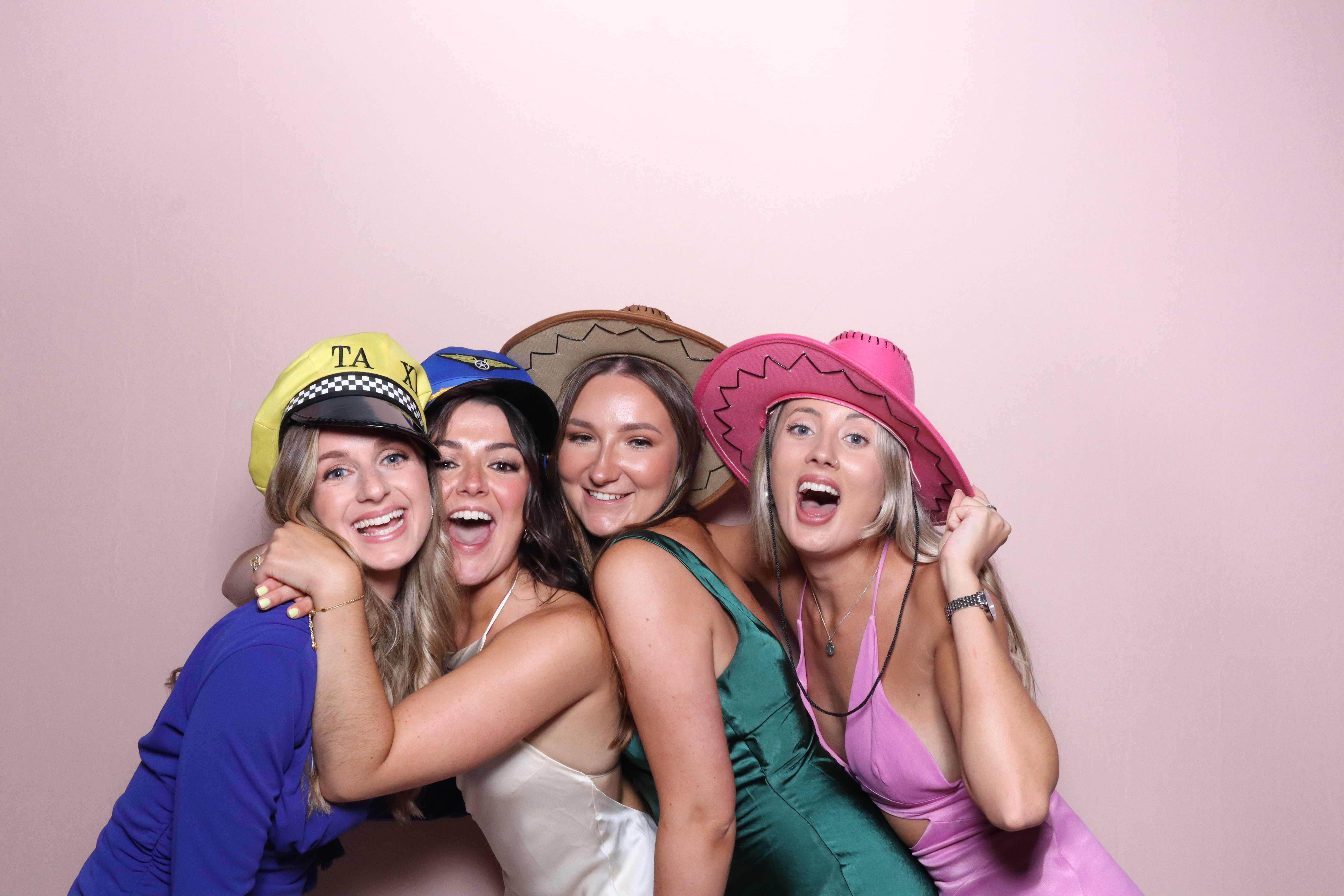 Emily & Charlie's wedding party  | View more photos from the event at gallery.magicimages.uk/u/MagicImages/Emily-Charlies-wedding-party