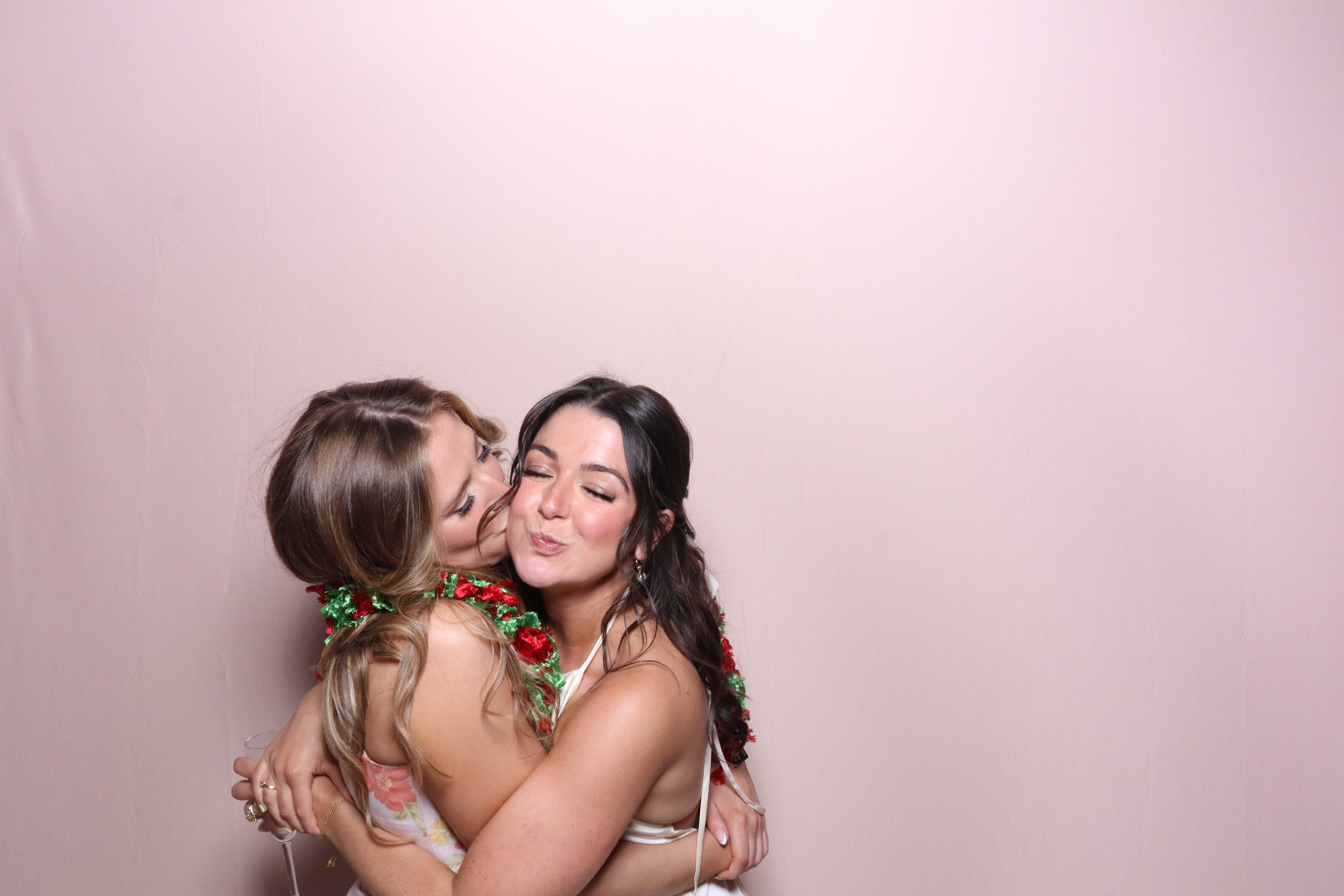 Emily & Charlie's wedding party  | View more photos from the event at gallery.magicimages.uk/u/MagicImages/Emily-Charlies-wedding-party