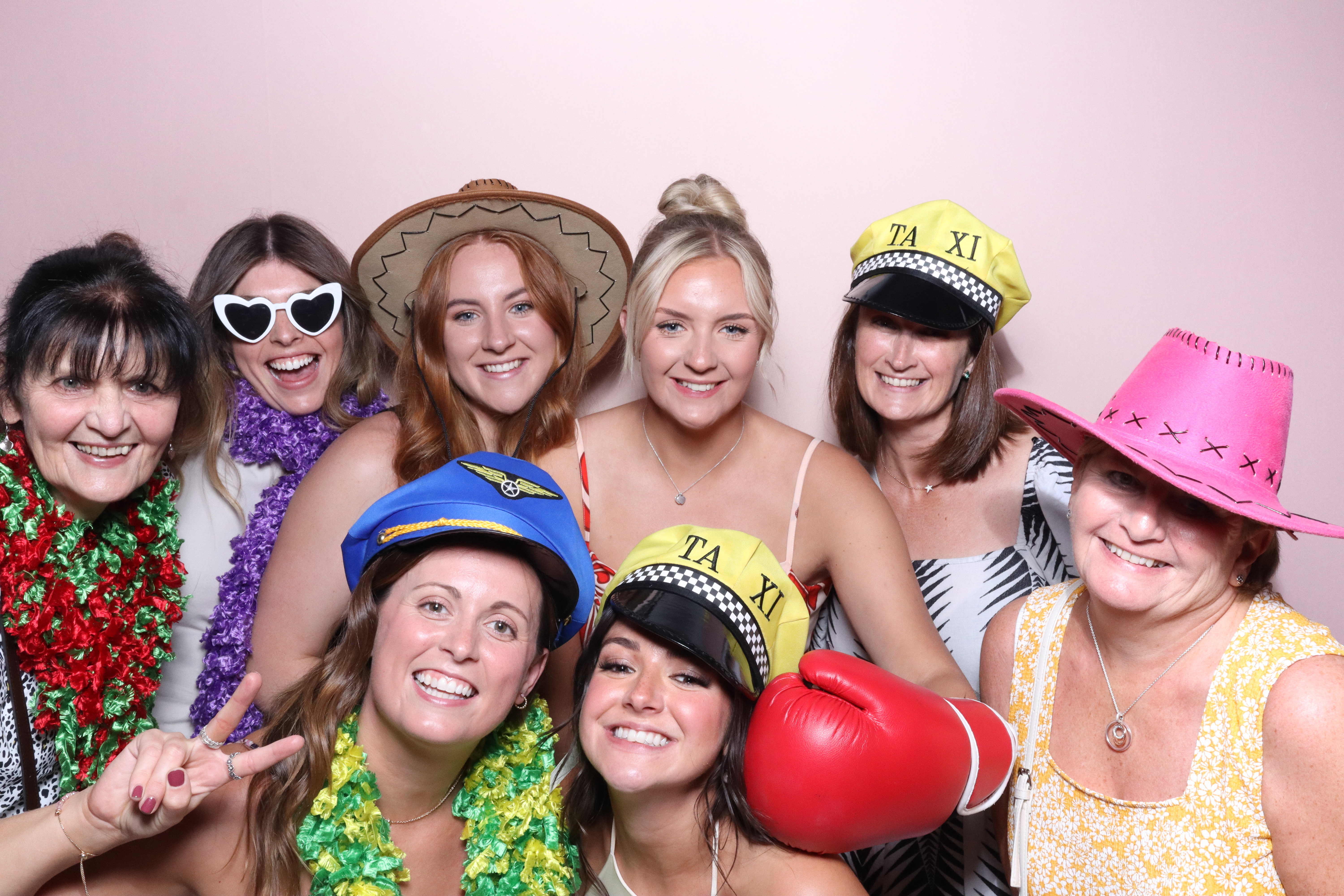 Emily & Charlie's wedding party  | View more photos from the event at gallery.magicimages.uk/u/MagicImages/Emily-Charlies-wedding-party