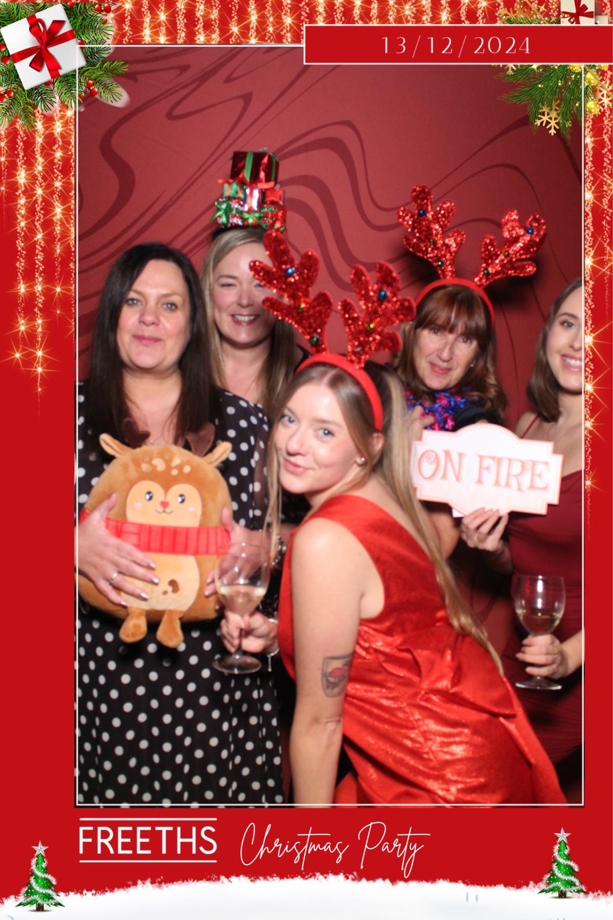 Freeths Christmas Party  | View more photos from the event at gallery.magicimages.uk/u/MagicImages/Freeths-Christmas-Party