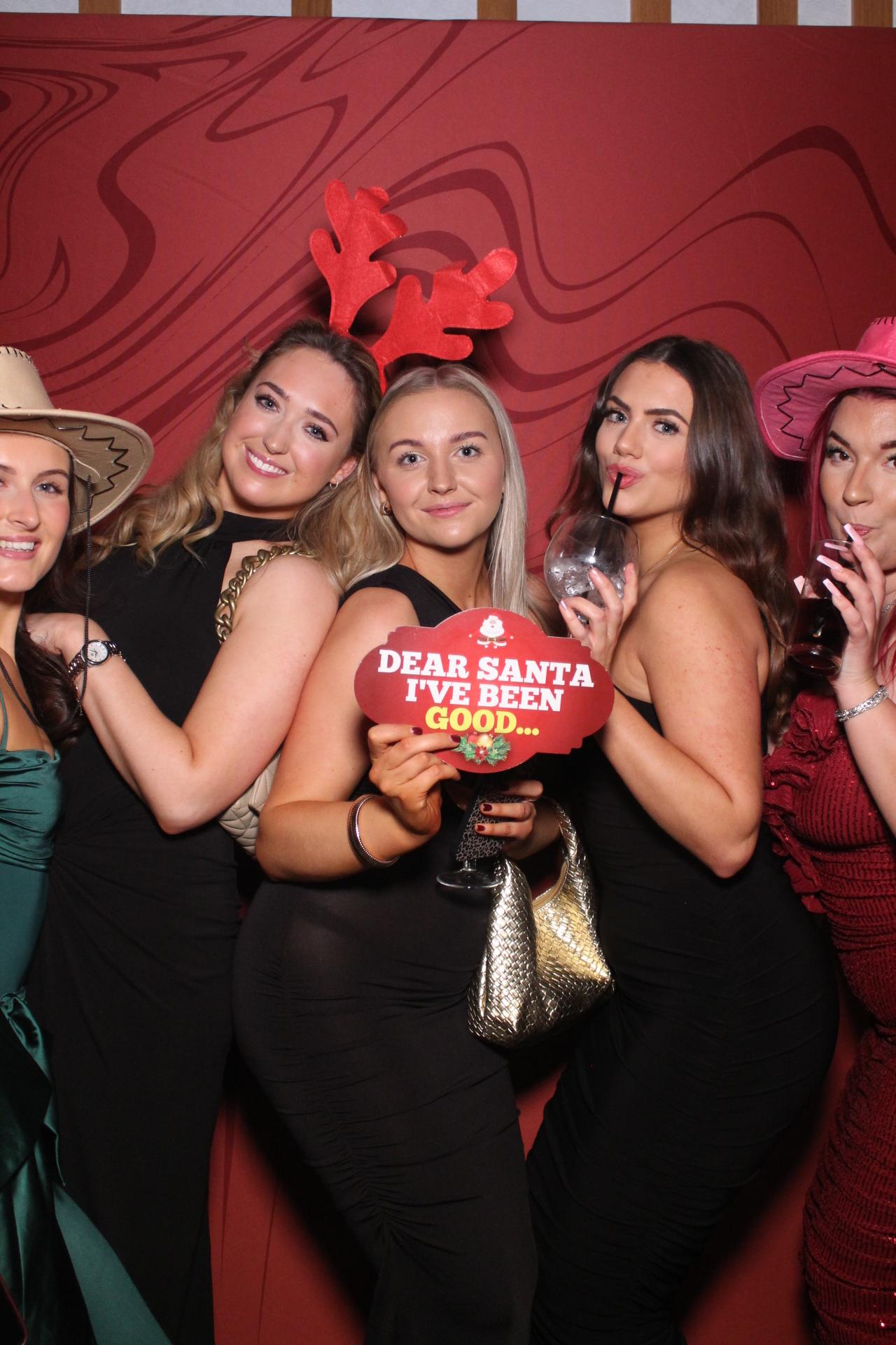Freeths Christmas Party  | View more photos from the event at gallery.magicimages.uk/u/MagicImages/Freeths-Christmas-Party