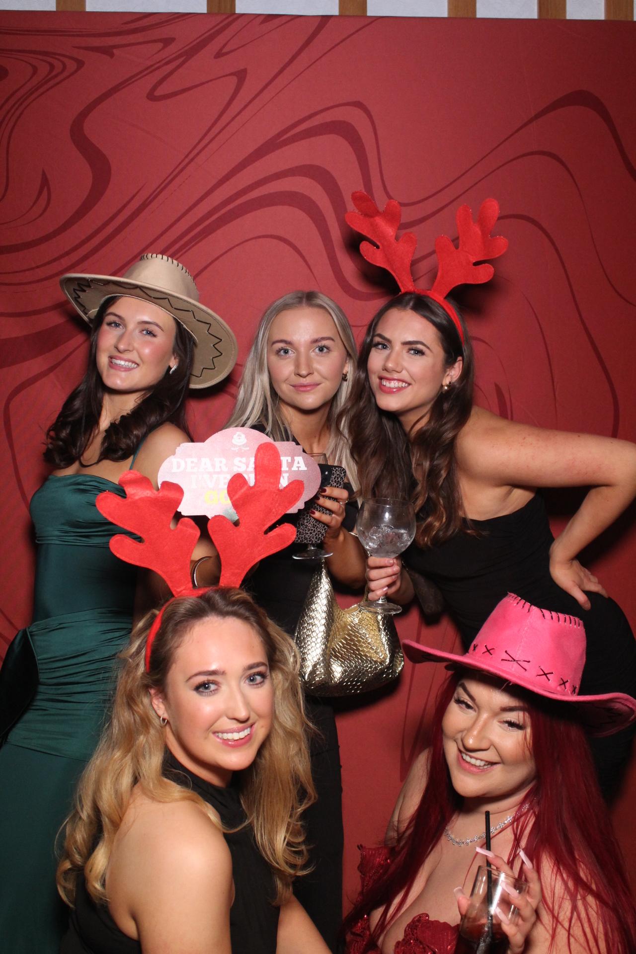 Freeths Christmas Party  | View more photos from the event at gallery.magicimages.uk/u/MagicImages/Freeths-Christmas-Party