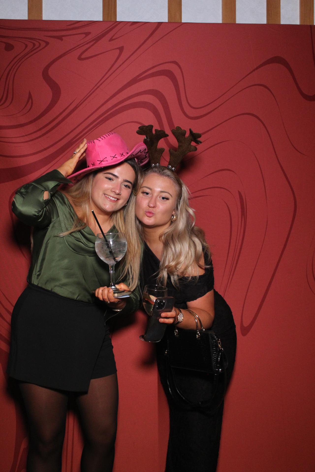 Freeths Christmas Party  | View more photos from the event at gallery.magicimages.uk/u/MagicImages/Freeths-Christmas-Party