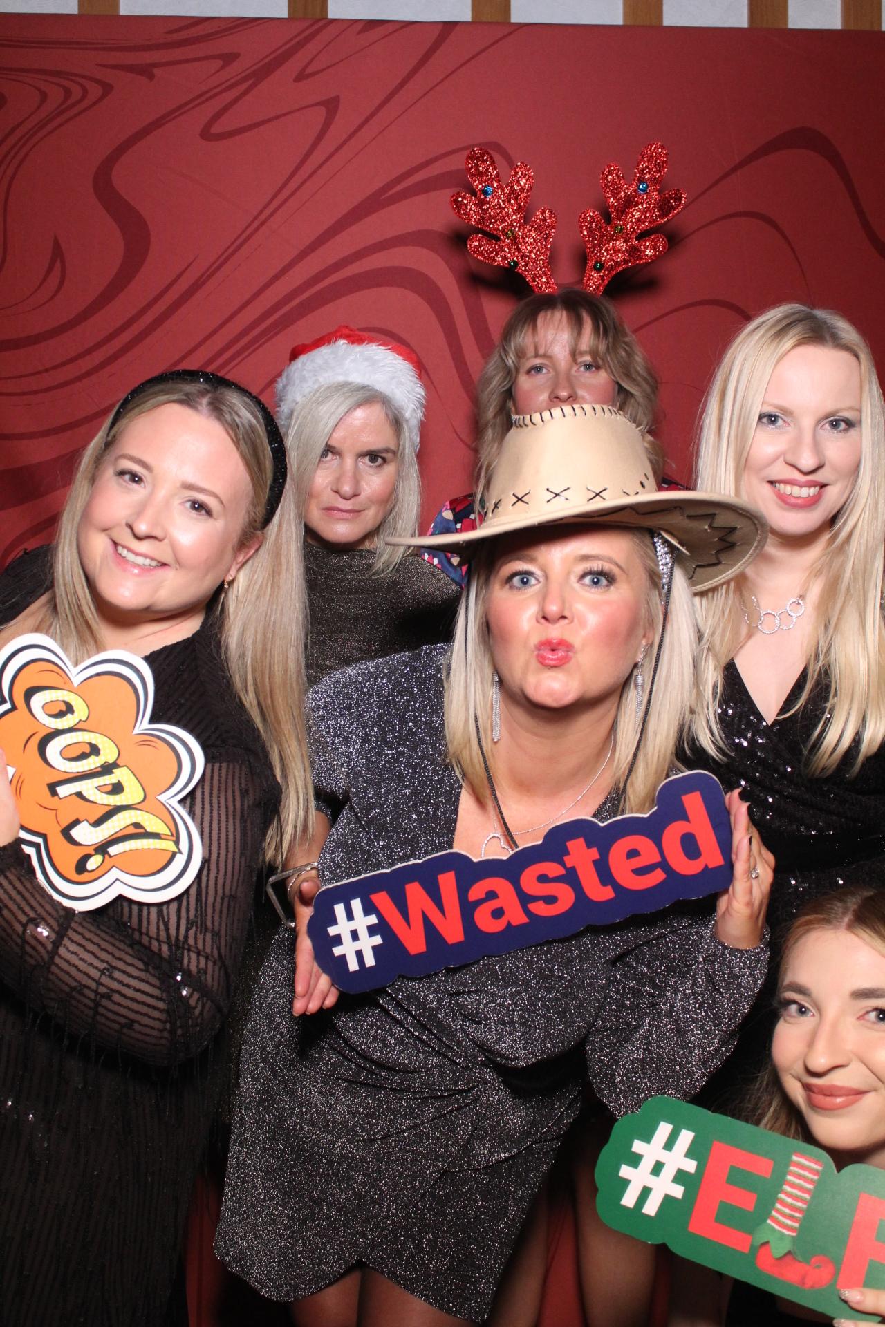 Freeths Christmas Party  | View more photos from the event at gallery.magicimages.uk/u/MagicImages/Freeths-Christmas-Party