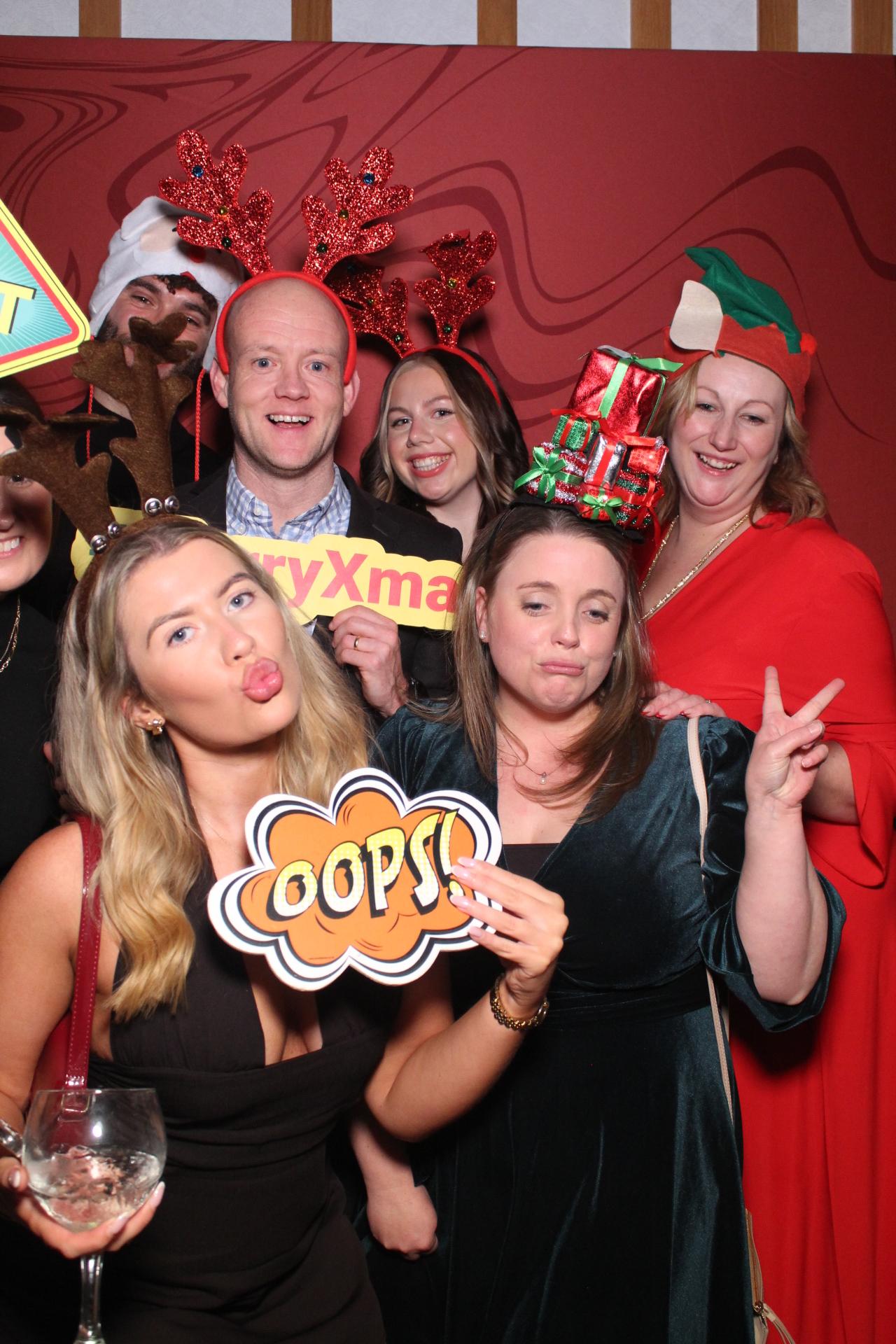 Freeths Christmas Party  | View more photos from the event at gallery.magicimages.uk/u/MagicImages/Freeths-Christmas-Party