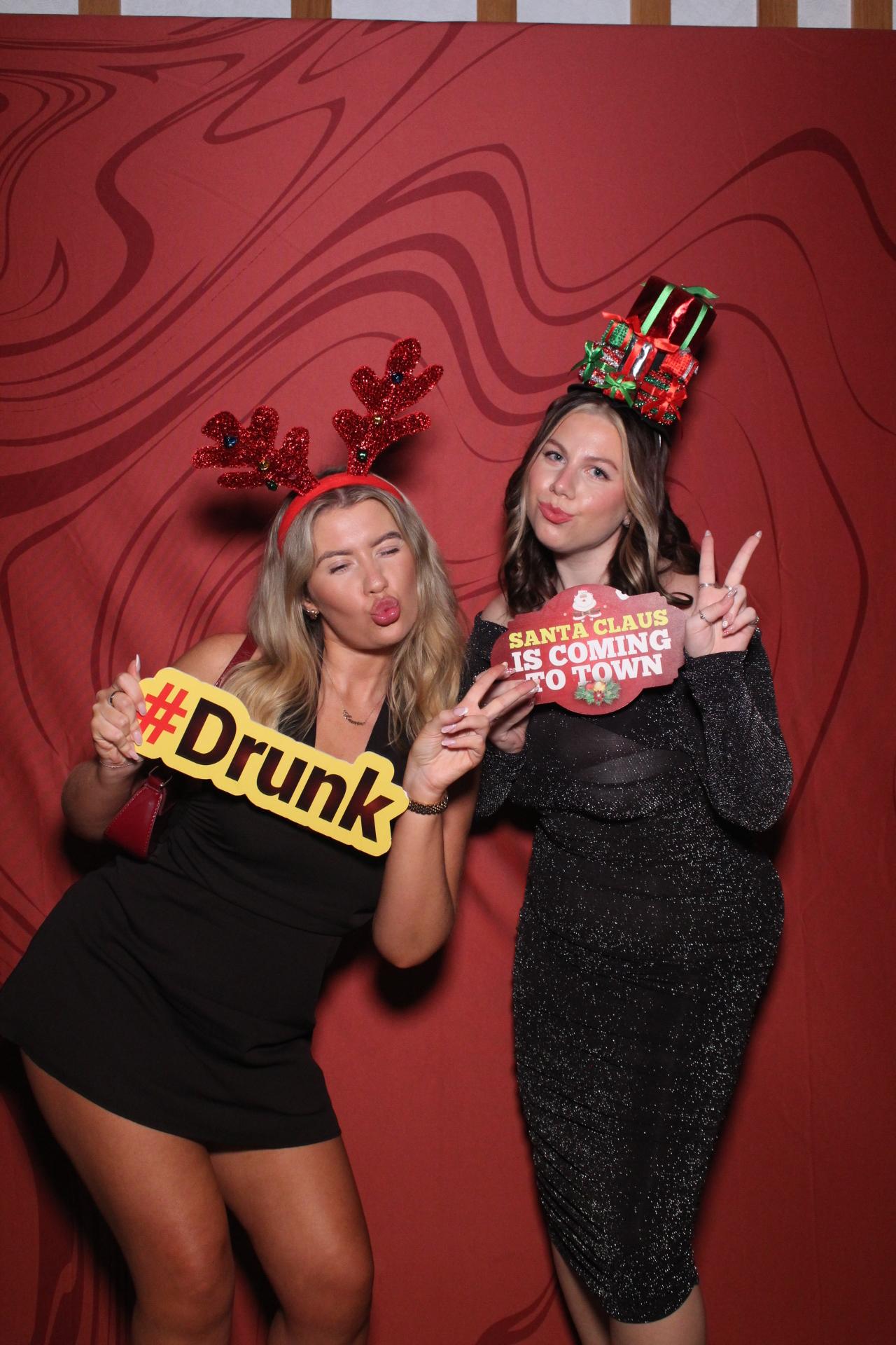 Freeths Christmas Party  | View more photos from the event at gallery.magicimages.uk/u/MagicImages/Freeths-Christmas-Party