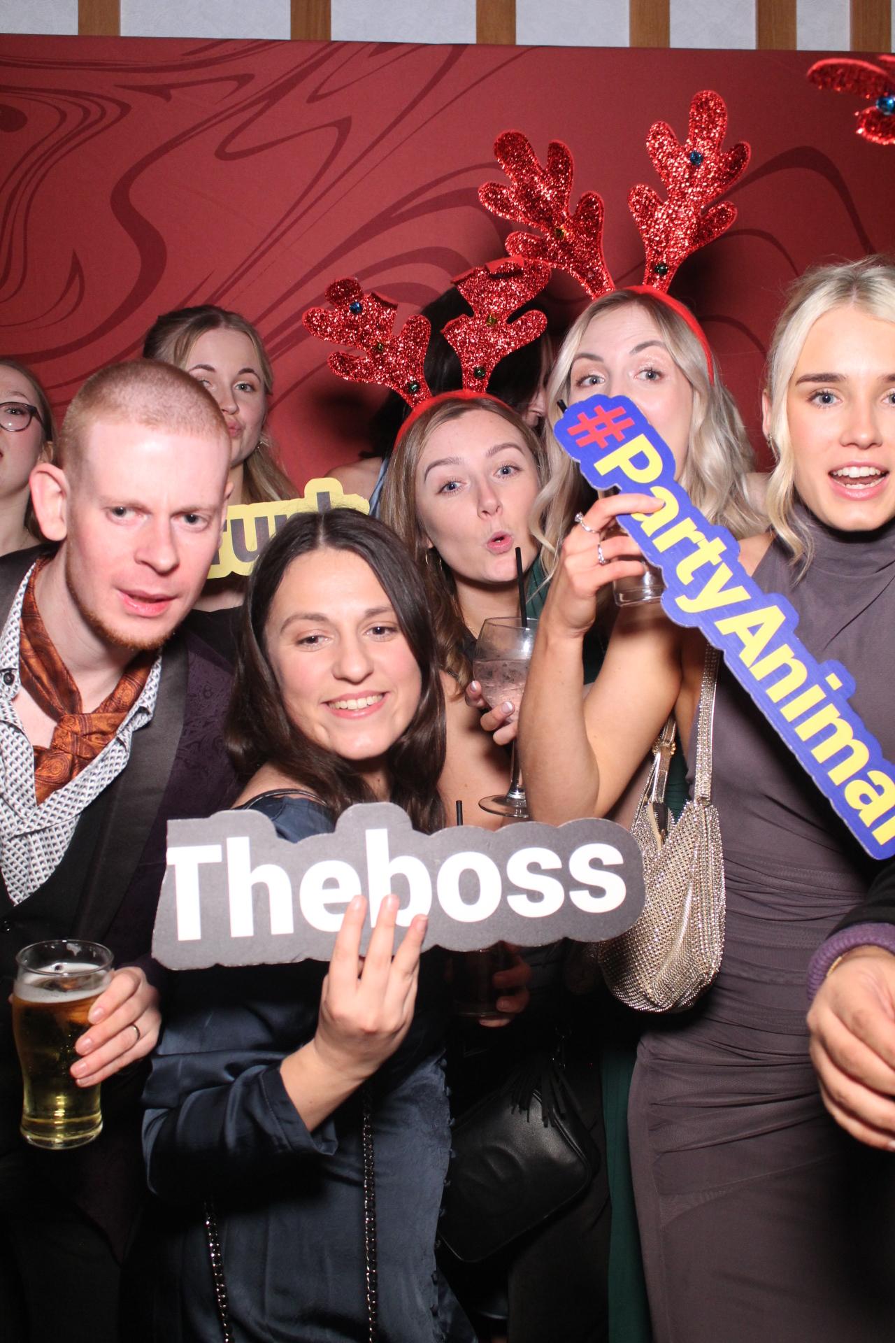 Freeths Christmas Party  | View more photos from the event at gallery.magicimages.uk/u/MagicImages/Freeths-Christmas-Party