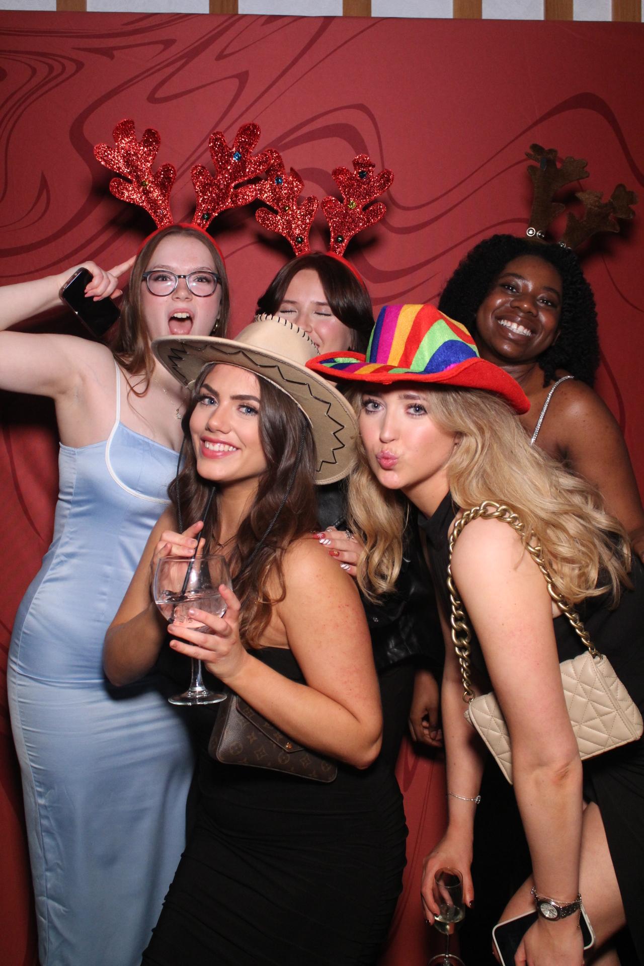 Freeths Christmas Party  | View more photos from the event at gallery.magicimages.uk/u/MagicImages/Freeths-Christmas-Party