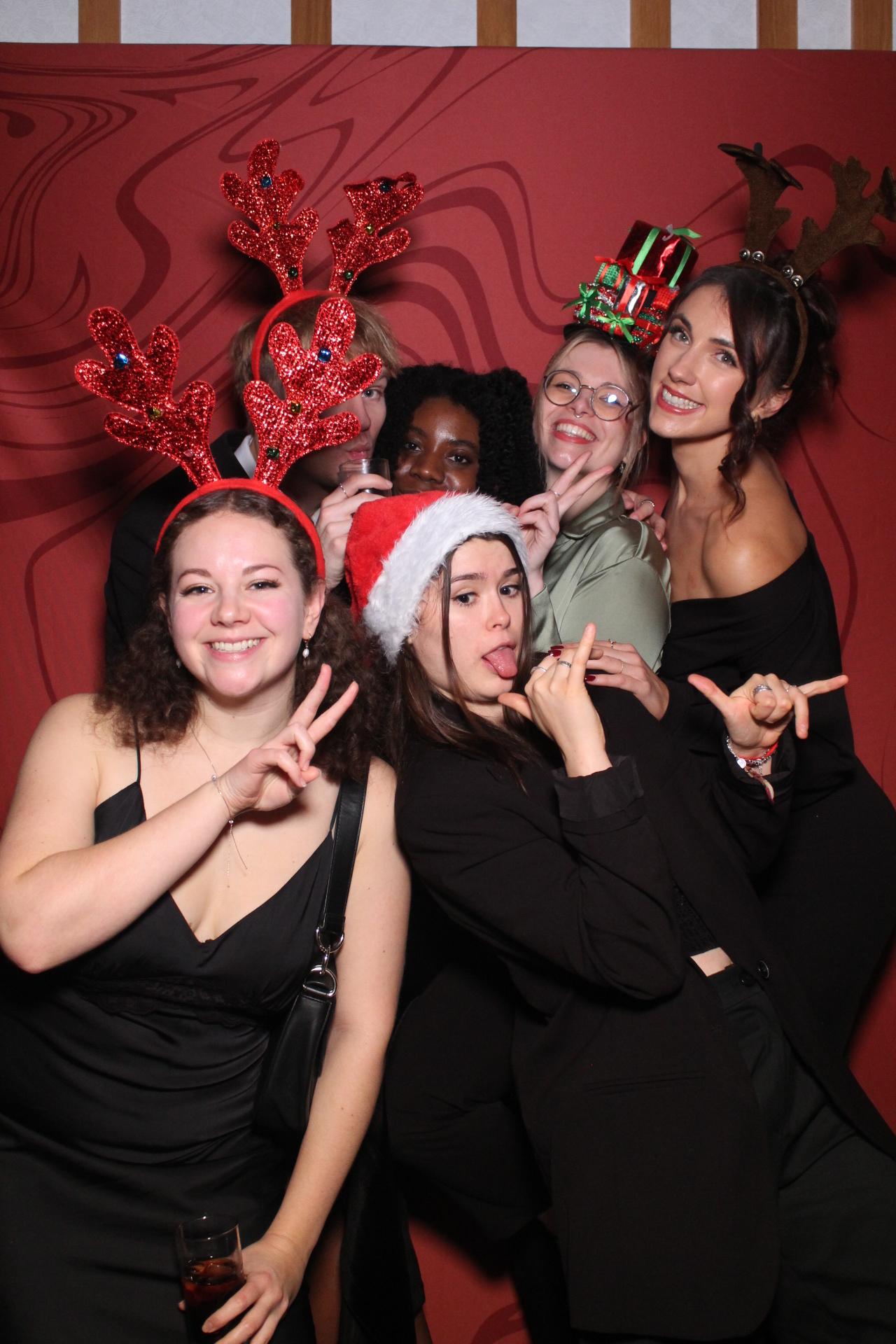 Freeths Christmas Party  | View more photos from the event at gallery.magicimages.uk/u/MagicImages/Freeths-Christmas-Party