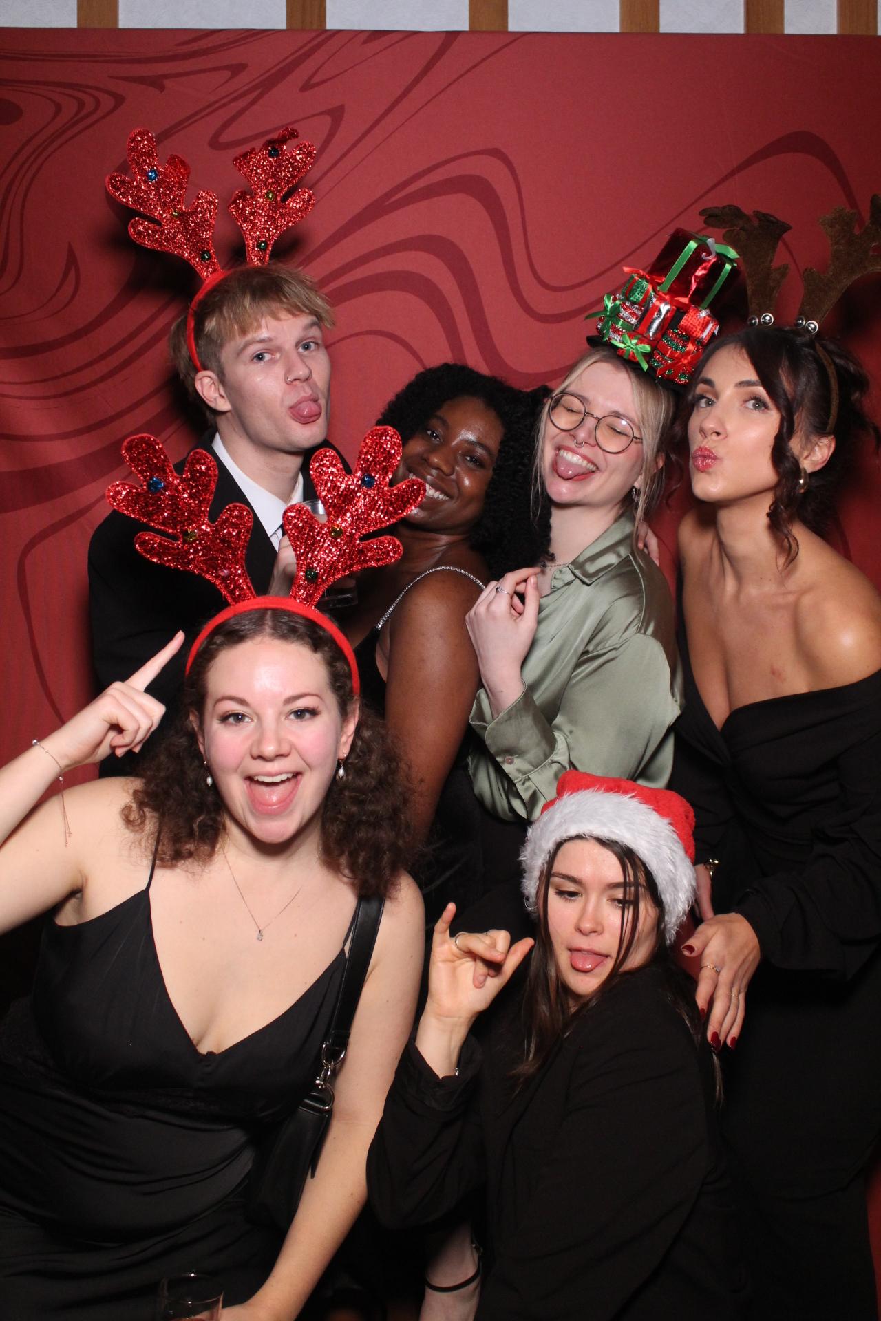 Freeths Christmas Party  | View more photos from the event at gallery.magicimages.uk/u/MagicImages/Freeths-Christmas-Party