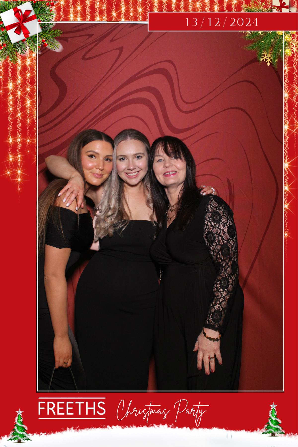 Freeths Christmas Party  | View more photos from the event at gallery.magicimages.uk/u/MagicImages/Freeths-Christmas-Party