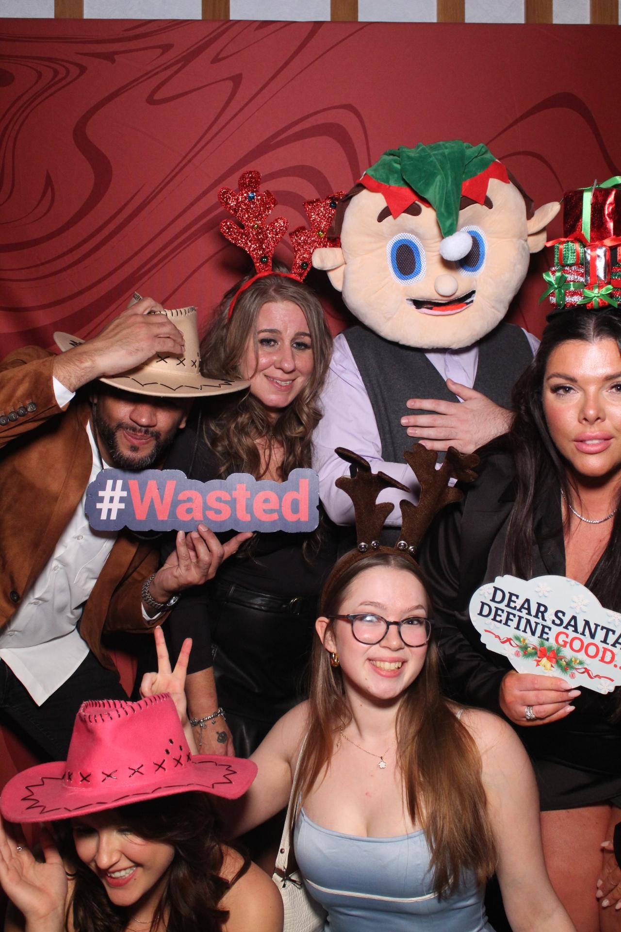 Freeths Christmas Party  | View more photos from the event at gallery.magicimages.uk/u/MagicImages/Freeths-Christmas-Party