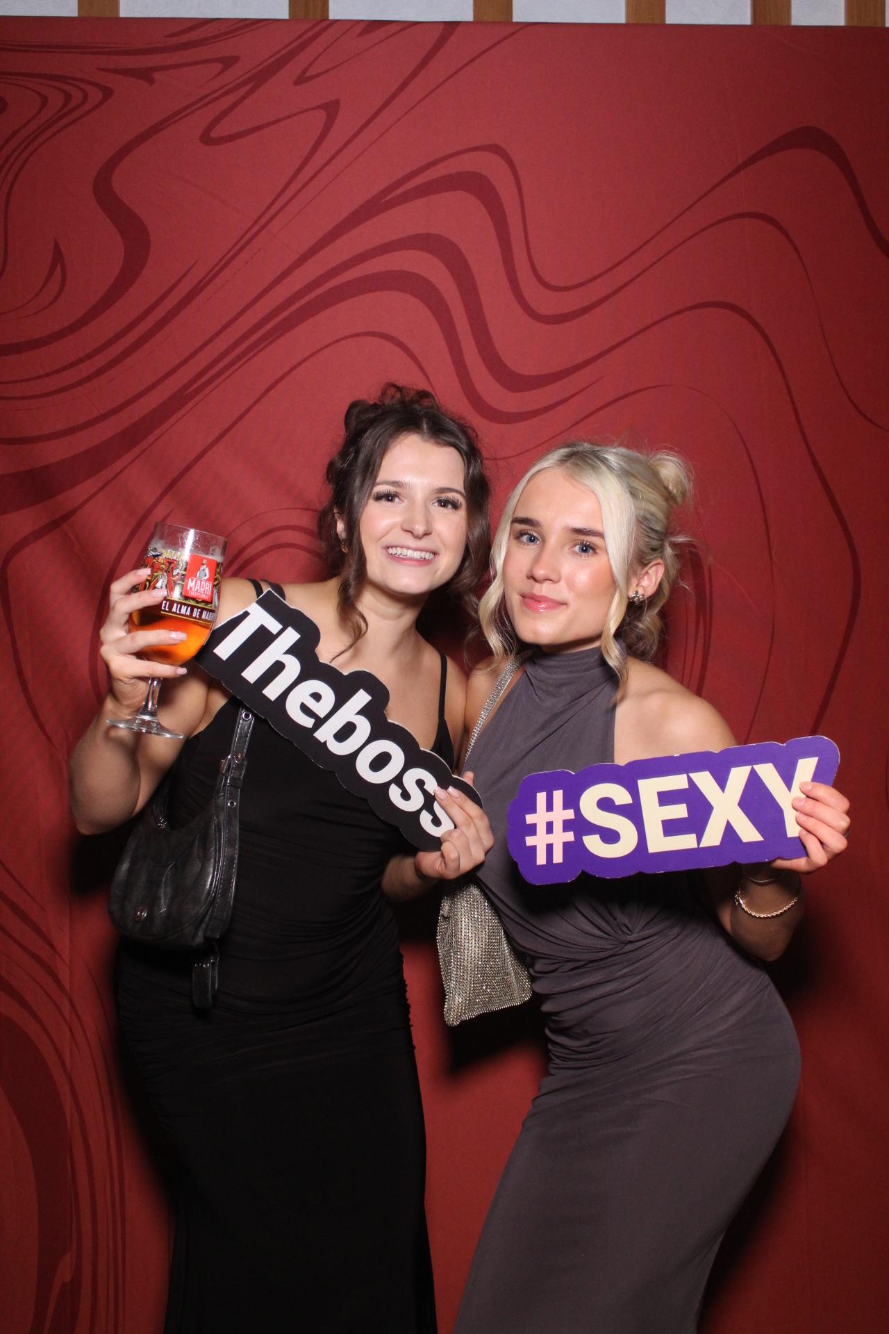 Freeths Christmas Party  | View more photos from the event at gallery.magicimages.uk/u/MagicImages/Freeths-Christmas-Party
