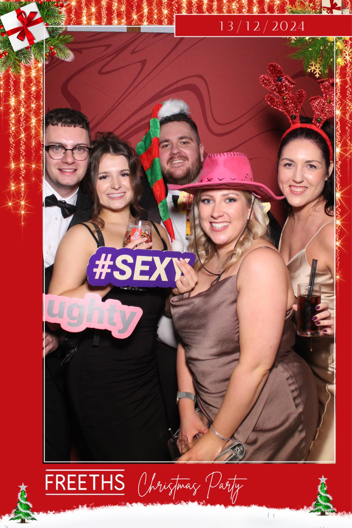 Freeths Christmas Party  | View more photos from the event at gallery.magicimages.uk/u/MagicImages/Freeths-Christmas-Party