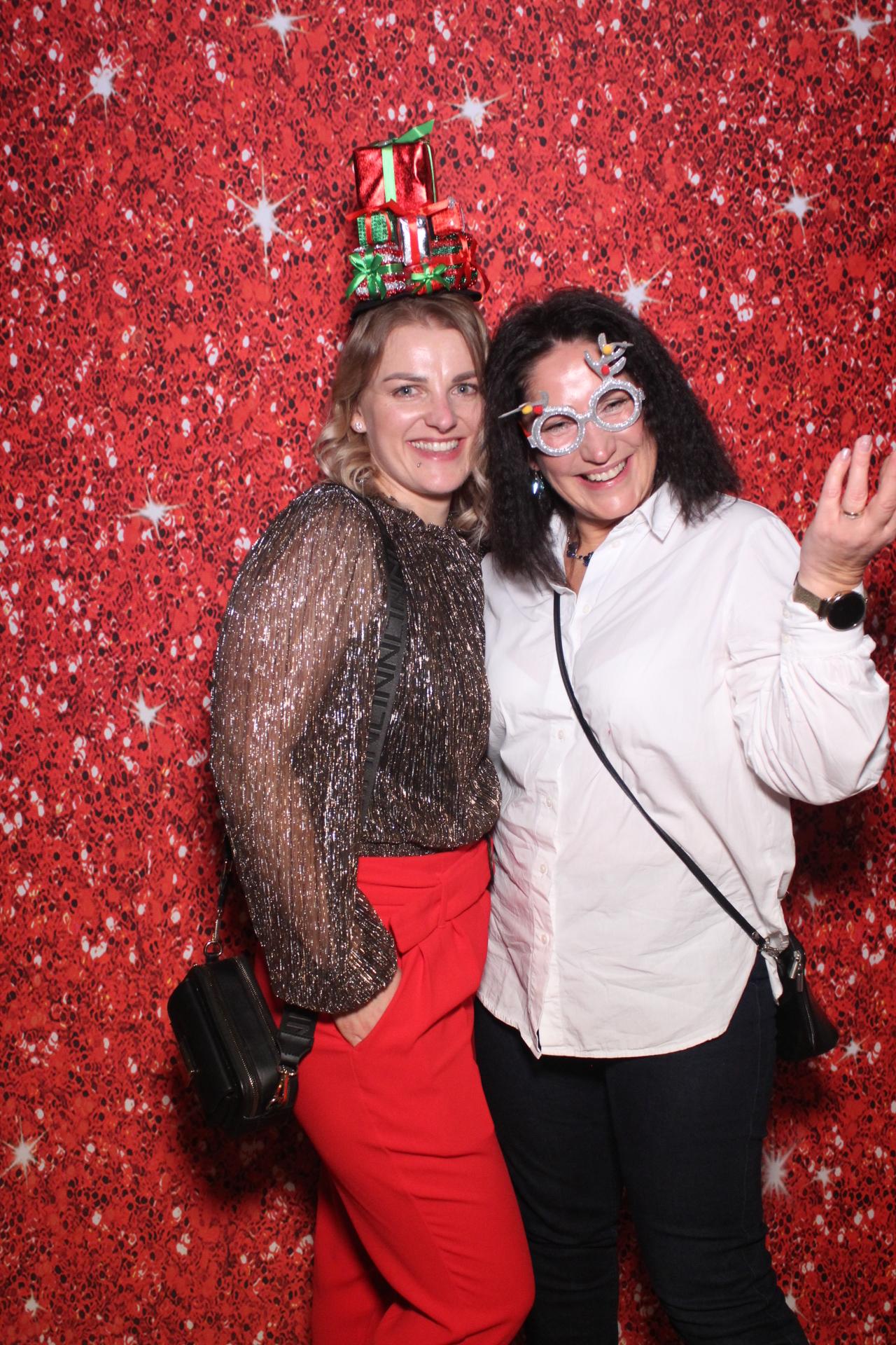 Gripple Christmas party   | View more photos from the event at gallery.magicimages.uk/u/MagicImages/Gripple-Christmas-party