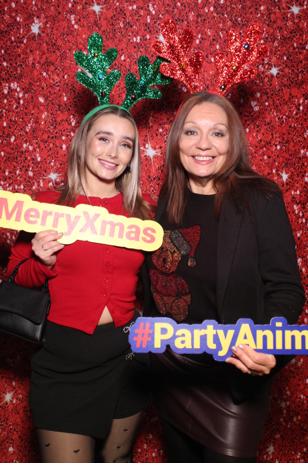 Gripple Christmas party   | View more photos from the event at gallery.magicimages.uk/u/MagicImages/Gripple-Christmas-party