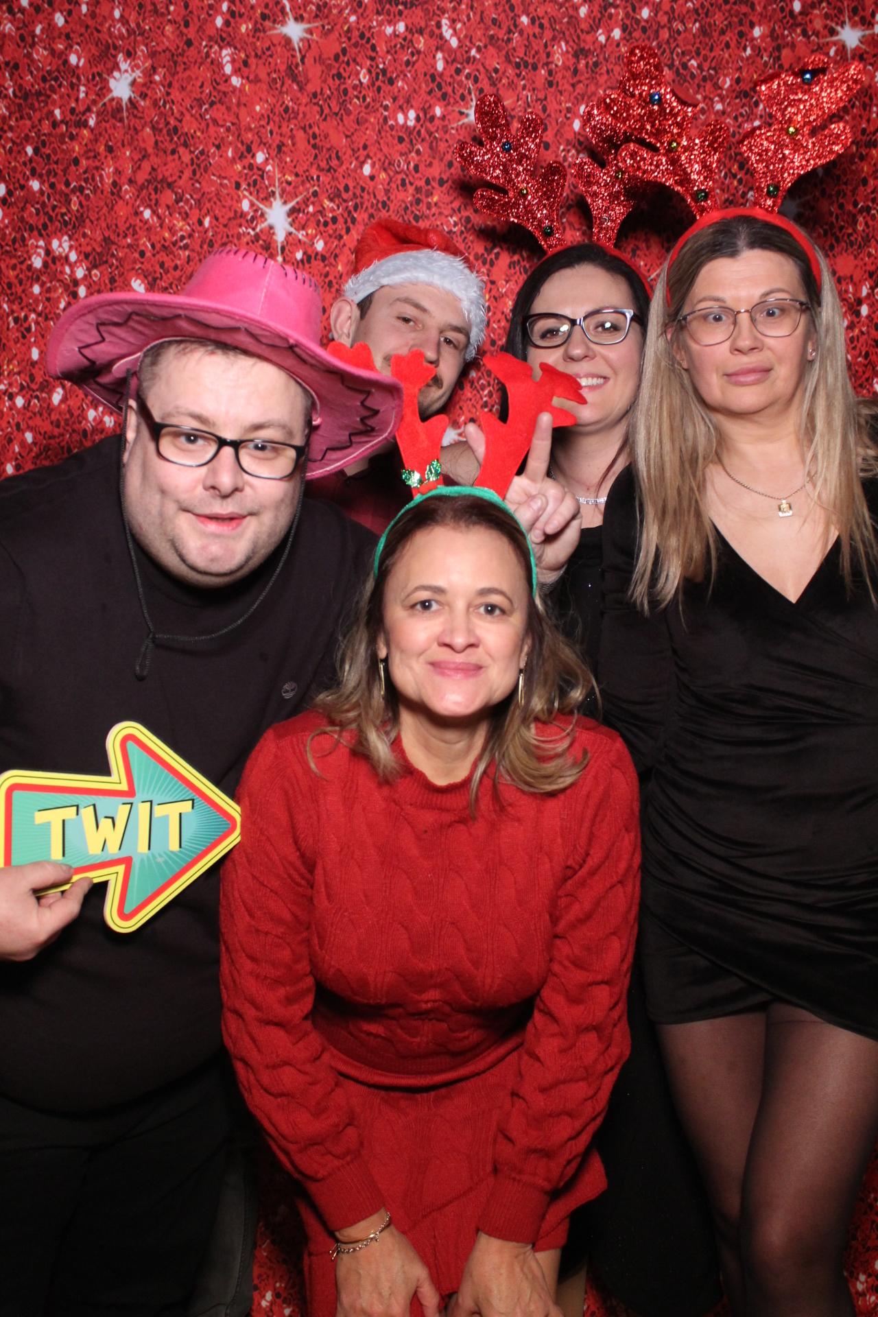 Gripple Christmas party   | View more photos from the event at gallery.magicimages.uk/u/MagicImages/Gripple-Christmas-party