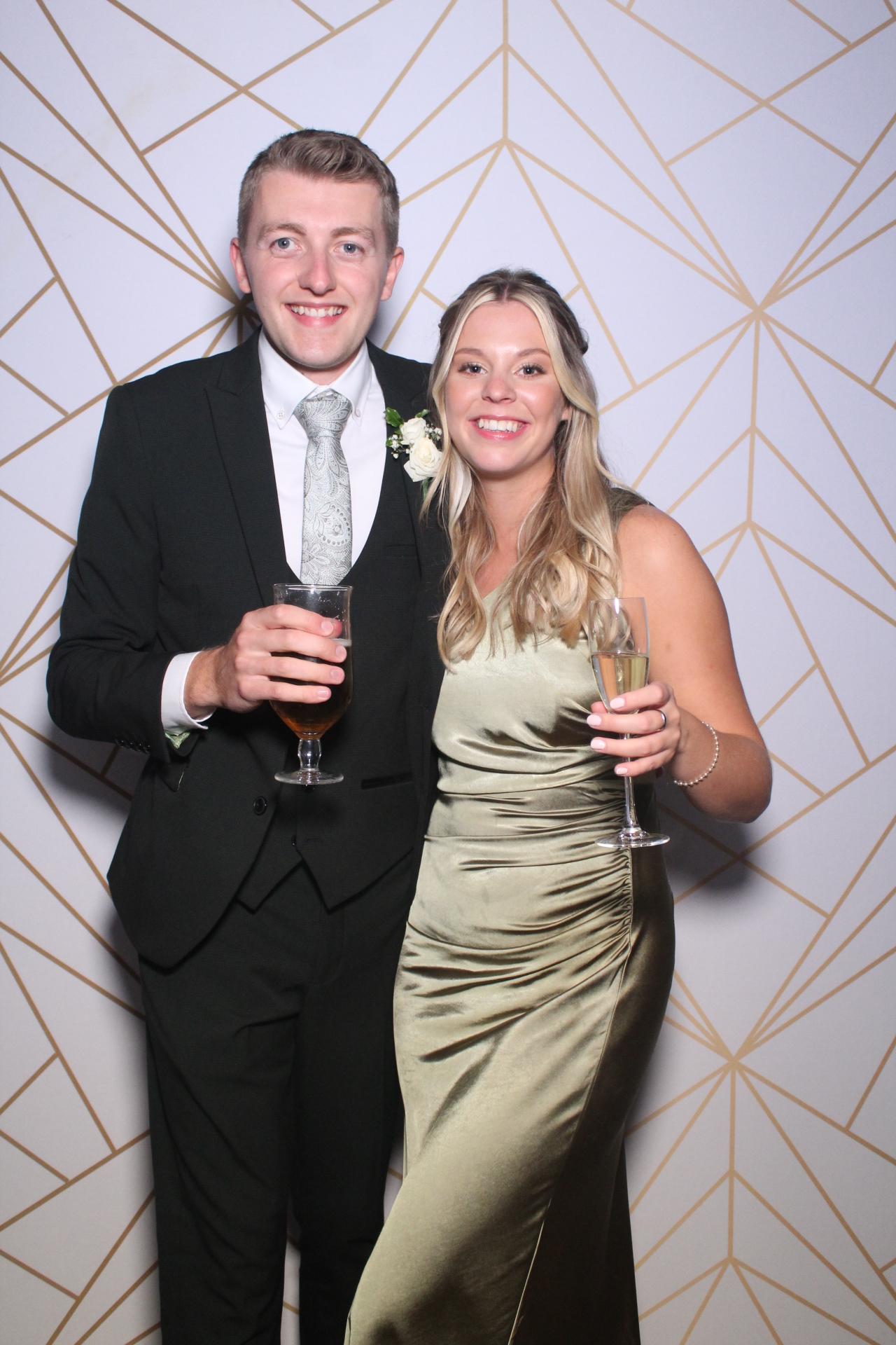 Hannah and Ellis | View more photos from the event at gallery.magicimages.uk/u/MagicImages/Hannah-and-Ellis