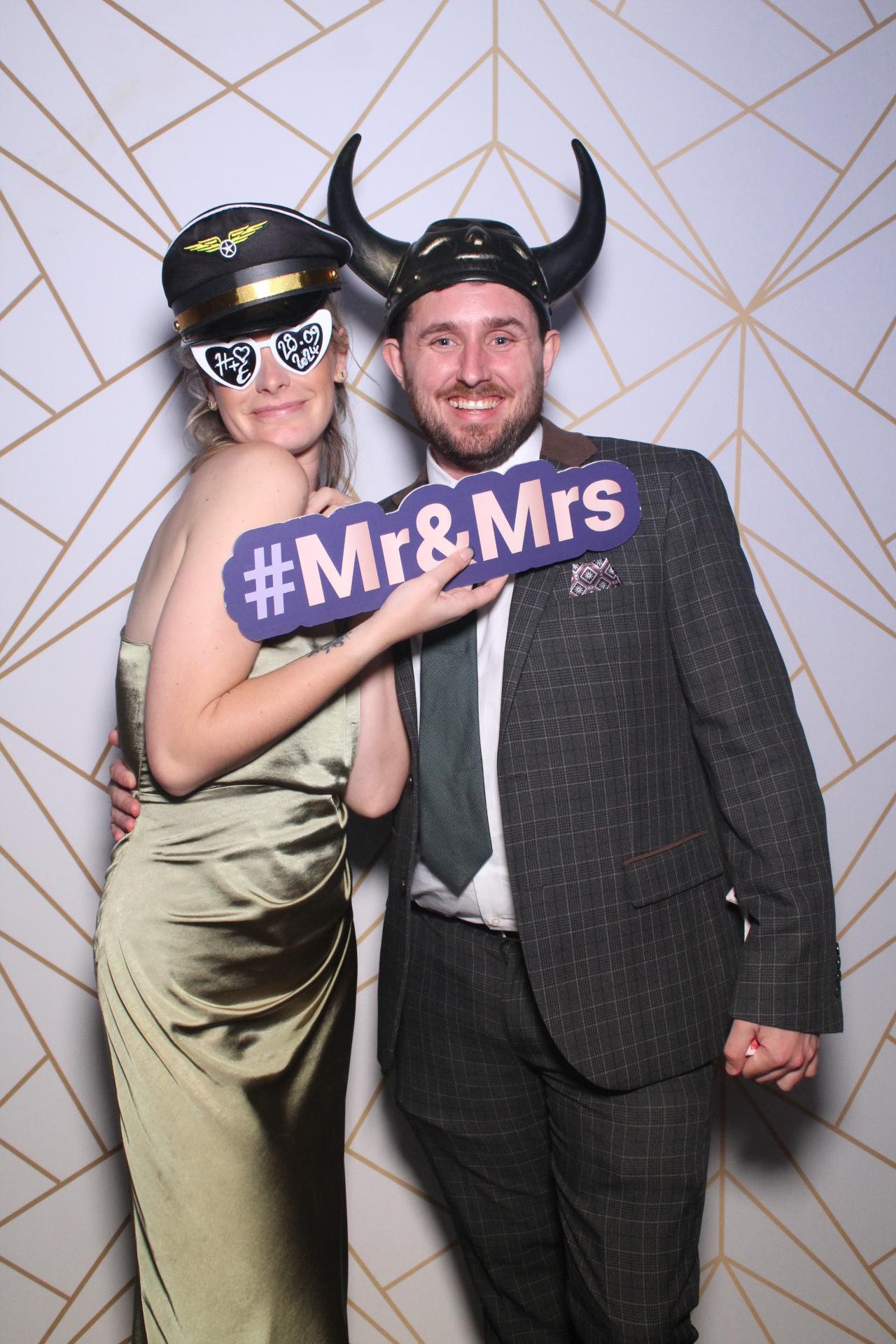 Hannah and Ellis | View more photos from the event at gallery.magicimages.uk/u/MagicImages/Hannah-and-Ellis