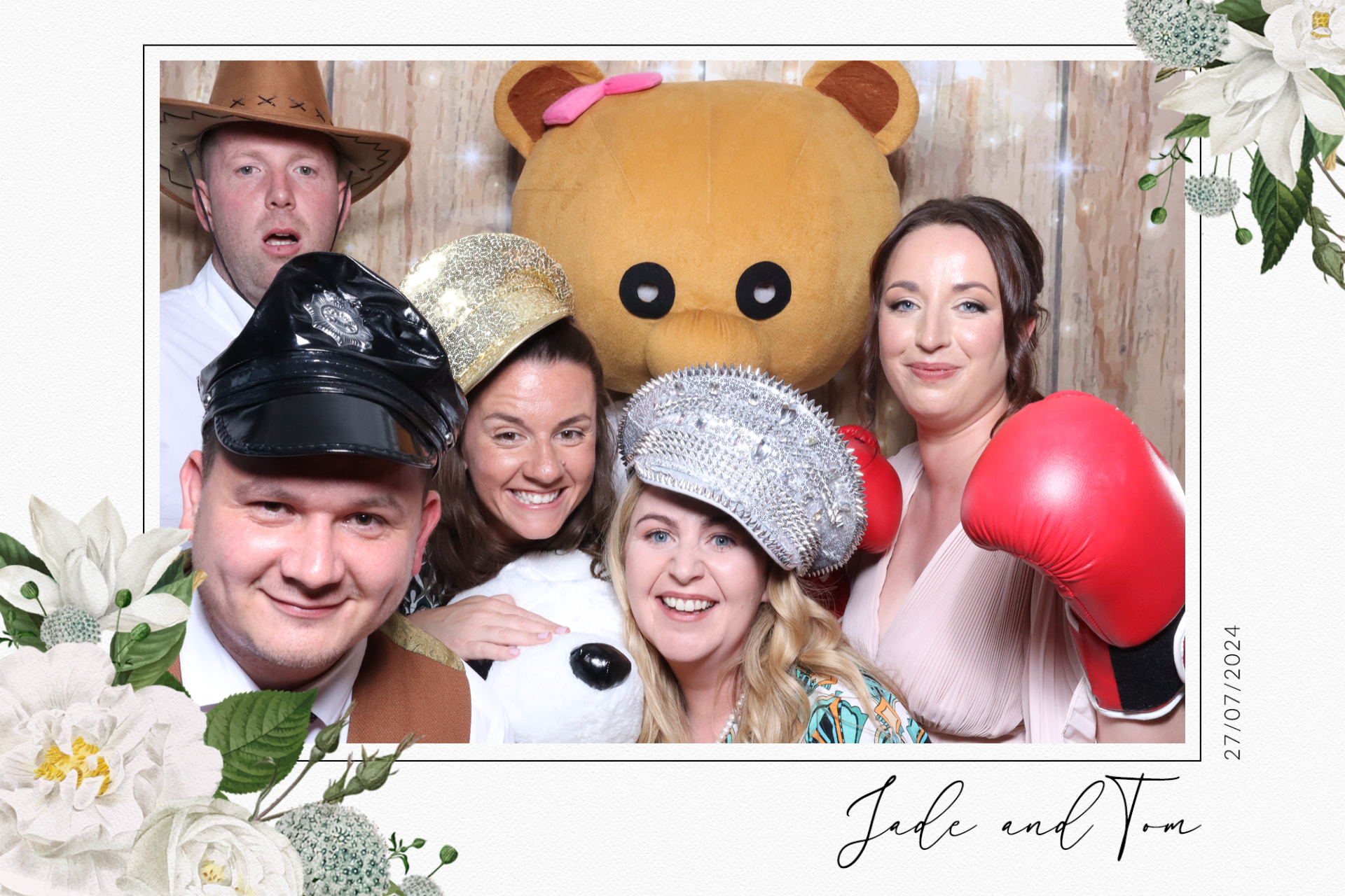 Jade & Tom  | View more photos from the event at gallery.magicimages.uk/u/MagicImages/Jade-Tom