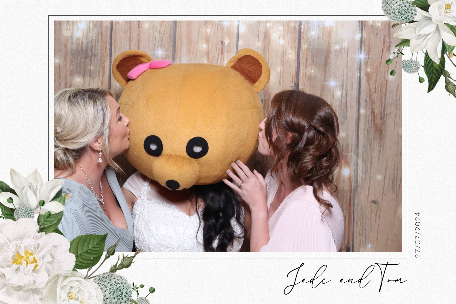 Jade & Tom  | View more photos from the event at gallery.magicimages.uk/u/MagicImages/Jade-Tom