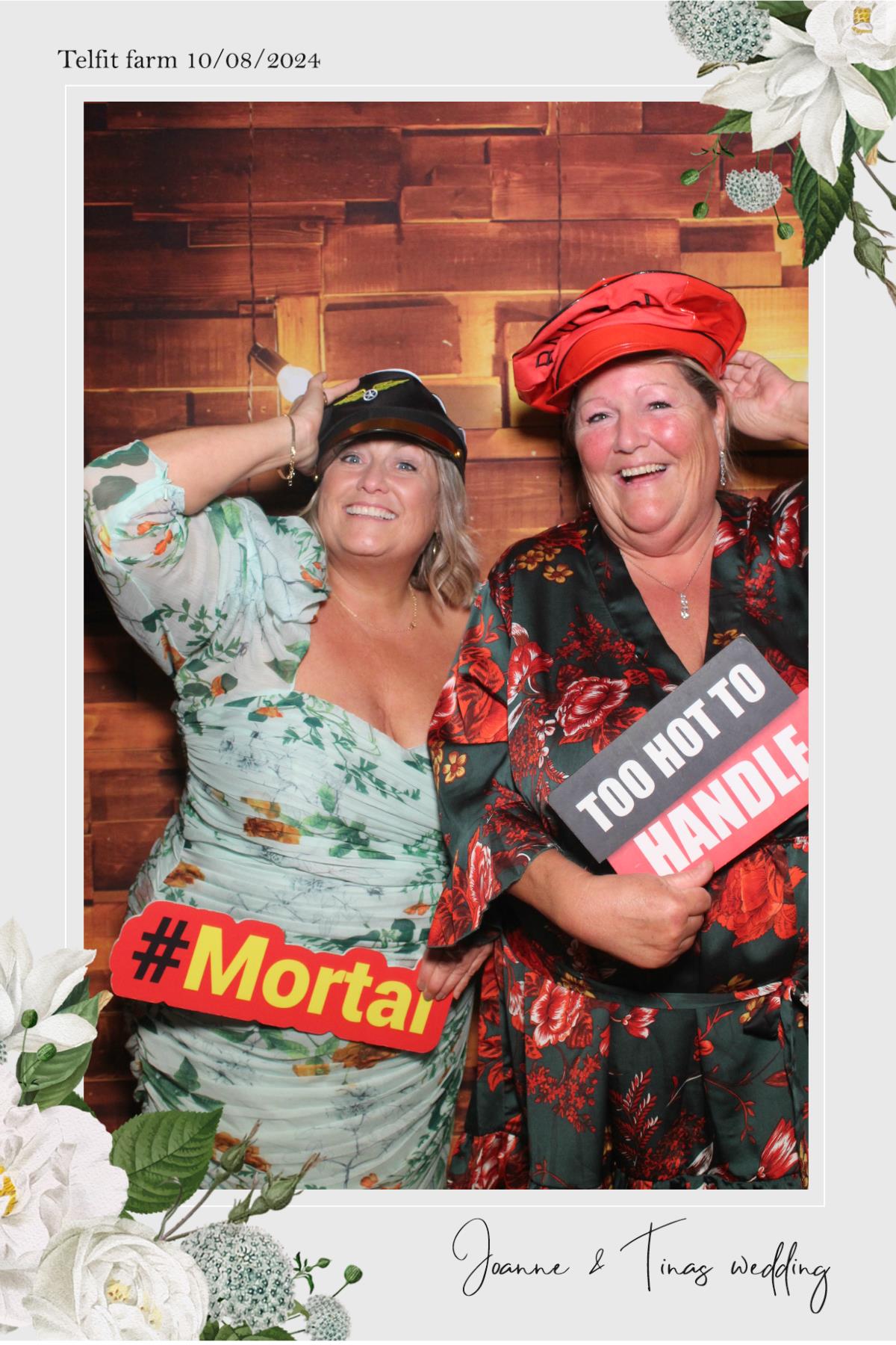 Joanne & Tina  | View more photos from the event at gallery.magicimages.uk/u/MagicImages/Joanne-Tina