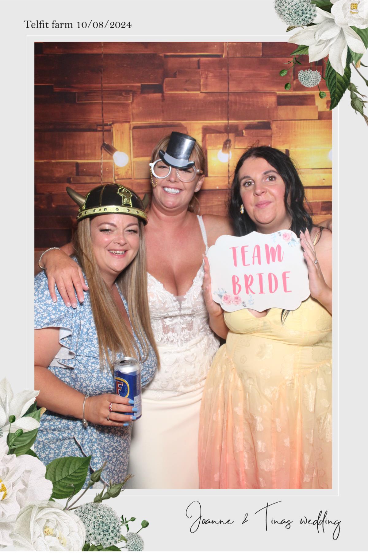 Joanne & Tina  | View more photos from the event at gallery.magicimages.uk/u/MagicImages/Joanne-Tina