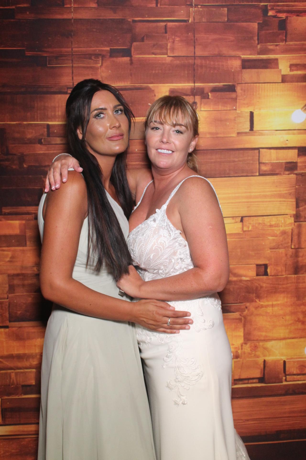 Joanne & Tina  | View more photos from the event at gallery.magicimages.uk/u/MagicImages/Joanne-Tina