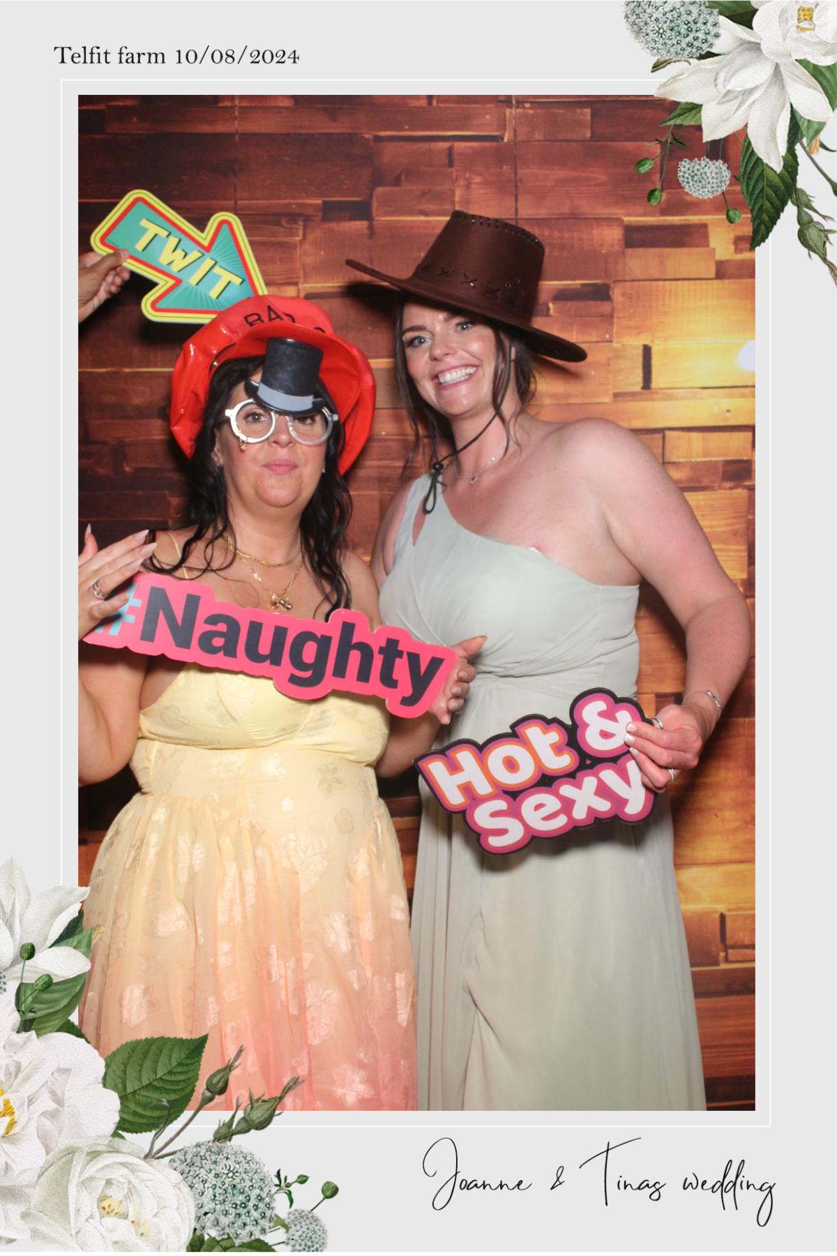 Joanne & Tina  | View more photos from the event at gallery.magicimages.uk/u/MagicImages/Joanne-Tina
