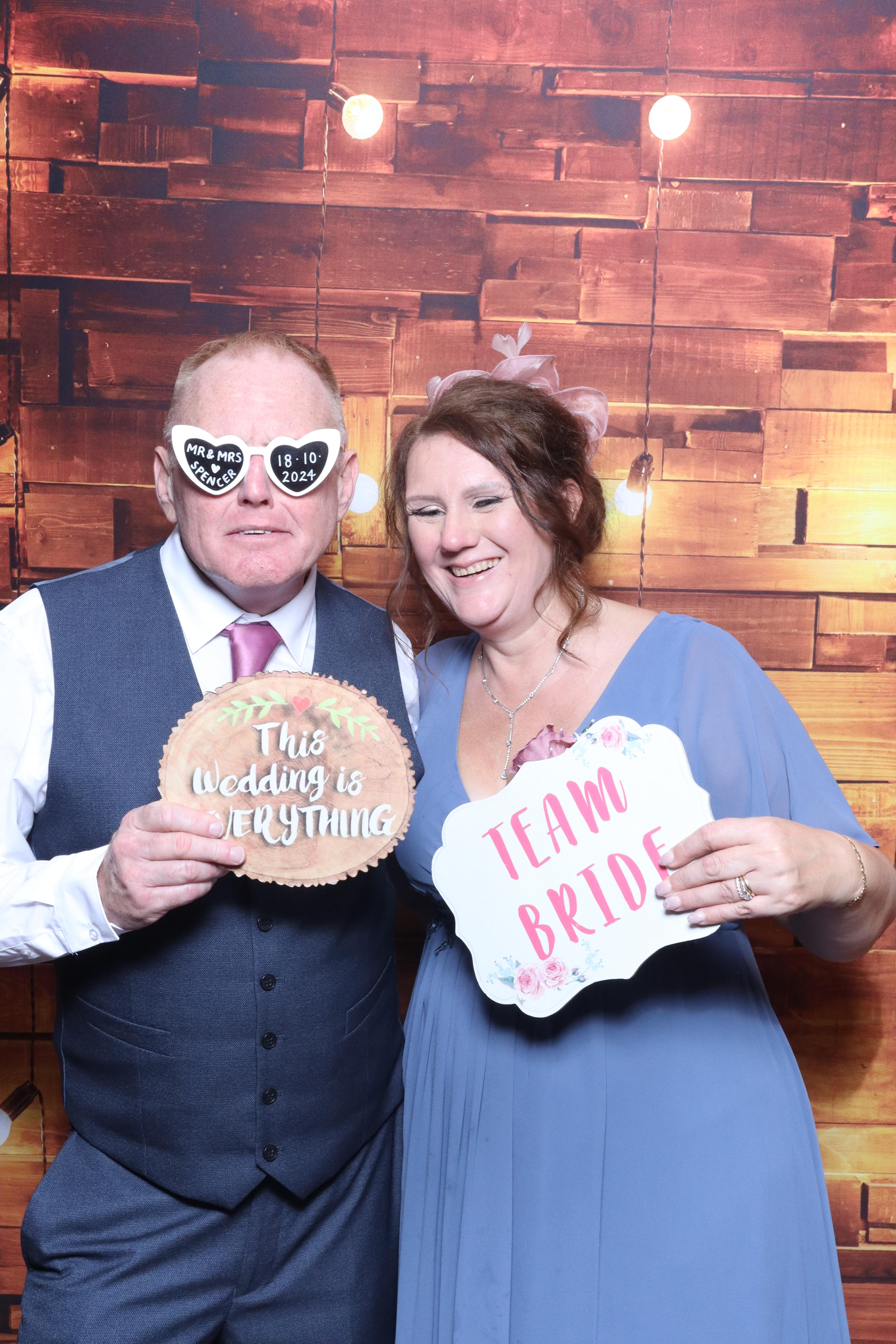John & Amy Louise | View more photos from the event at gallery.magicimages.uk/u/MagicImages/John-Amy-Louise