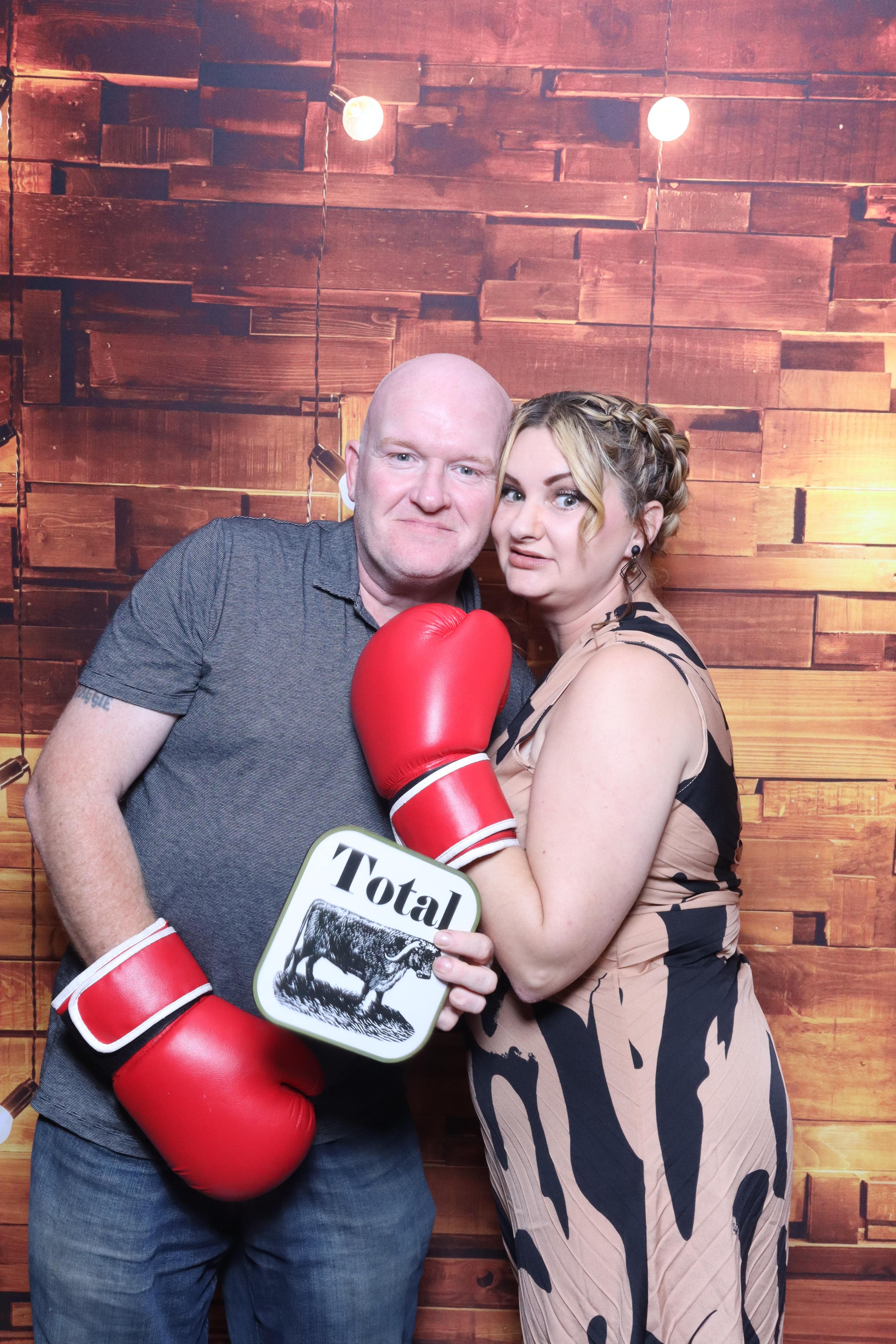 John & Amy Louise | View more photos from the event at gallery.magicimages.uk/u/MagicImages/John-Amy-Louise