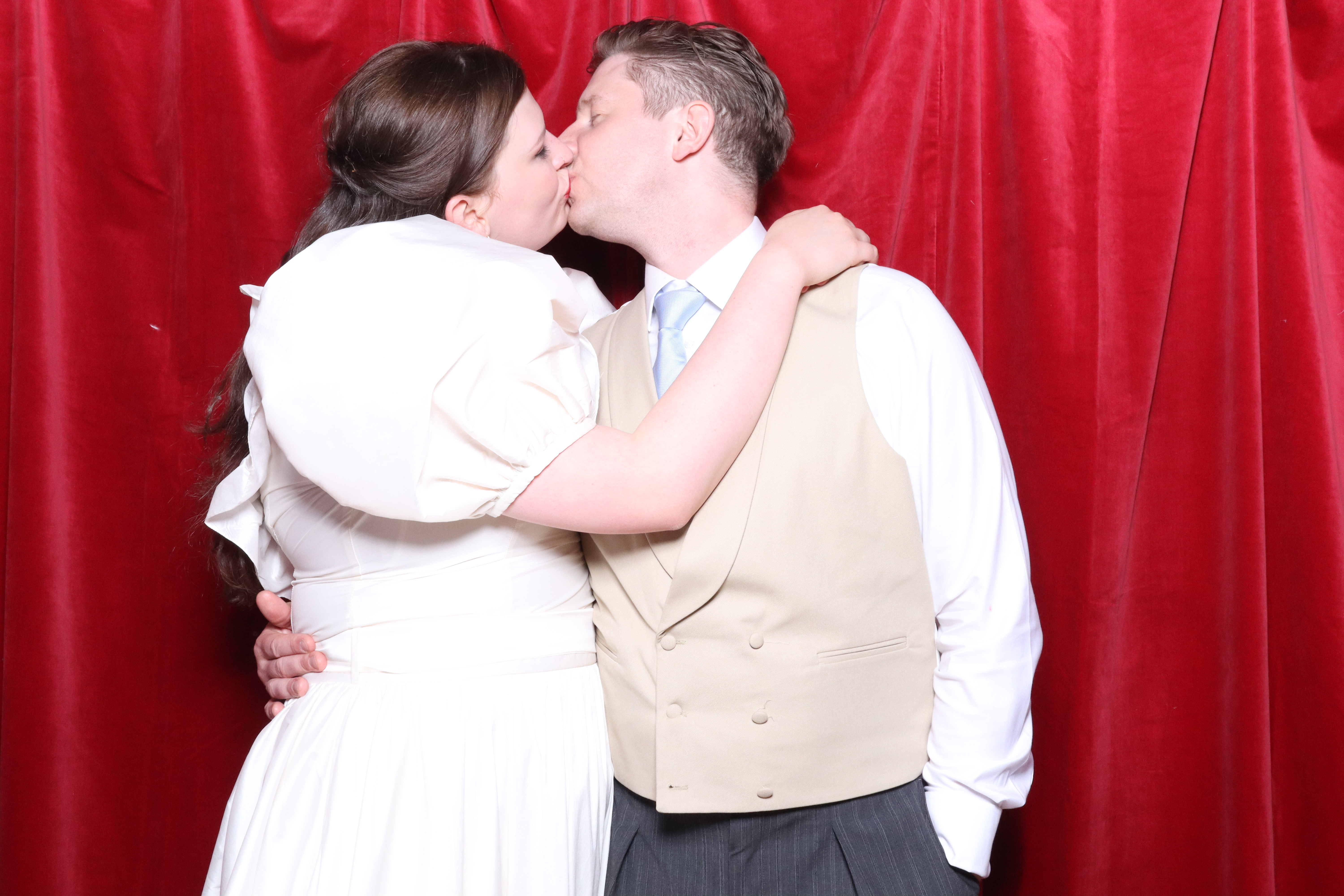 Joseph & Sophie  | View more photos from the event at gallery.magicimages.uk/u/MagicImages/Joseph-Sophie