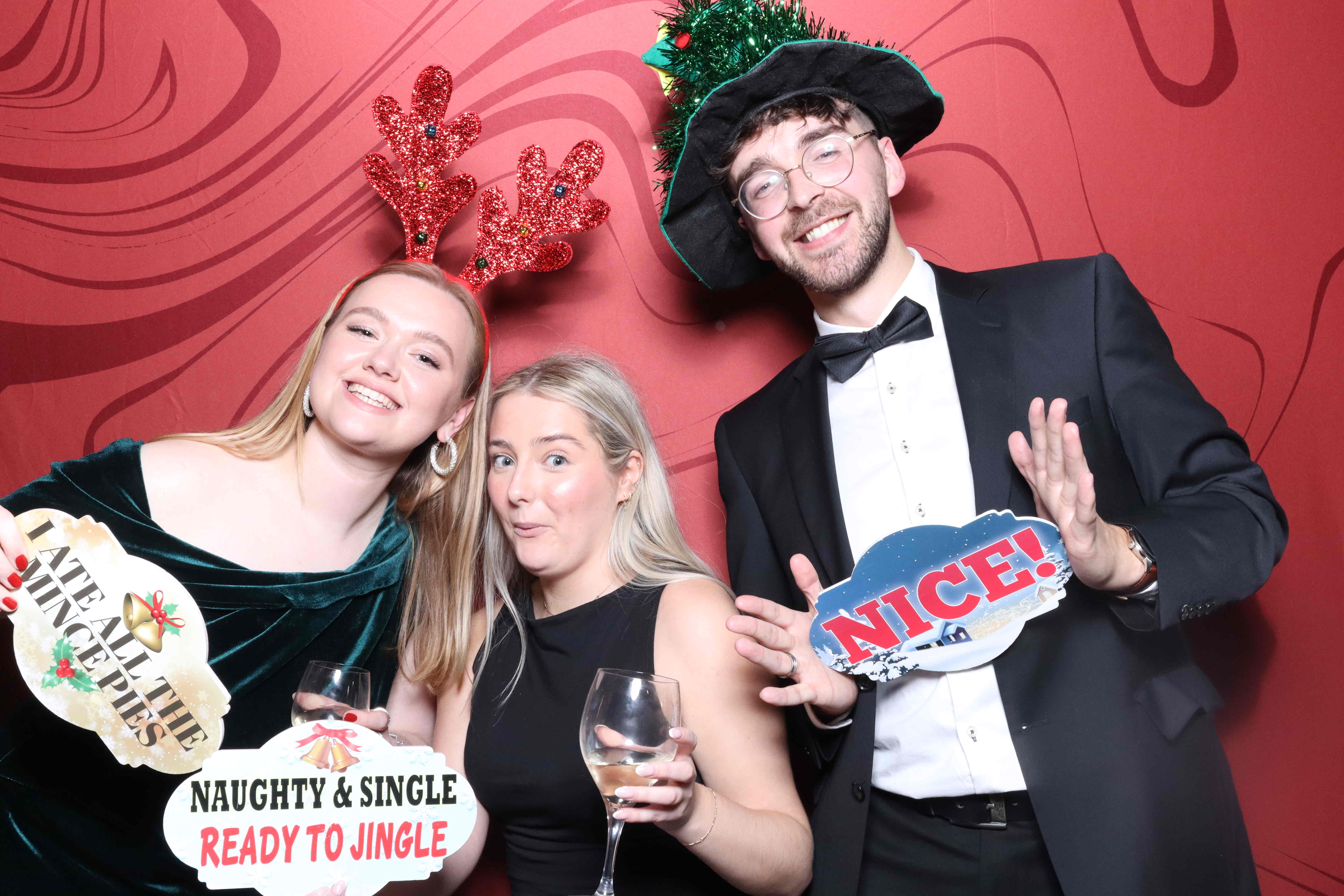 KPMG Christmas Party  | View more photos from the event at gallery.magicimages.uk/u/MagicImages/KPMG-Christmas-Party-0
