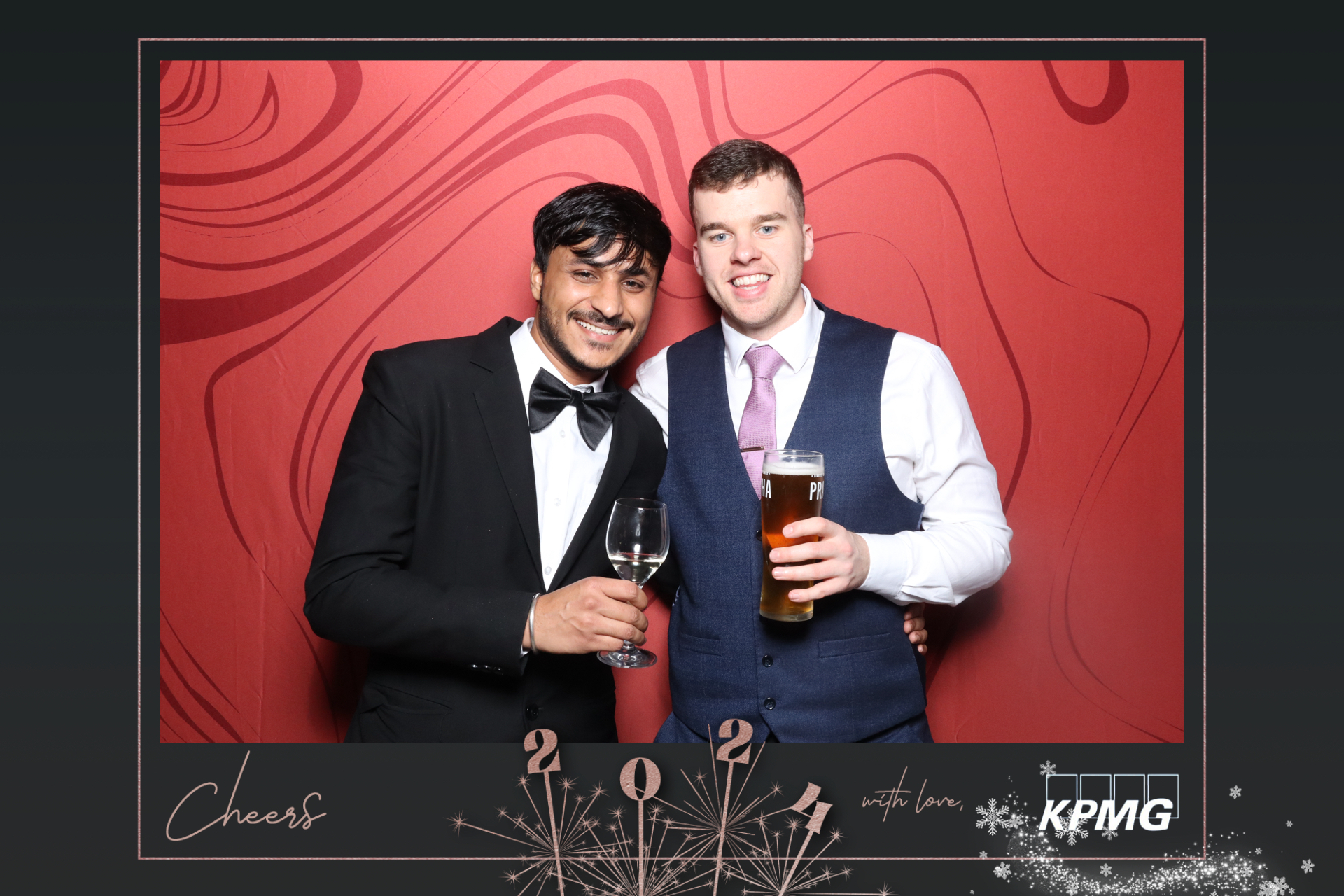 KPMG Christmas Party  | View more photos from the event at gallery.magicimages.uk/u/MagicImages/KPMG-Christmas-Party-0