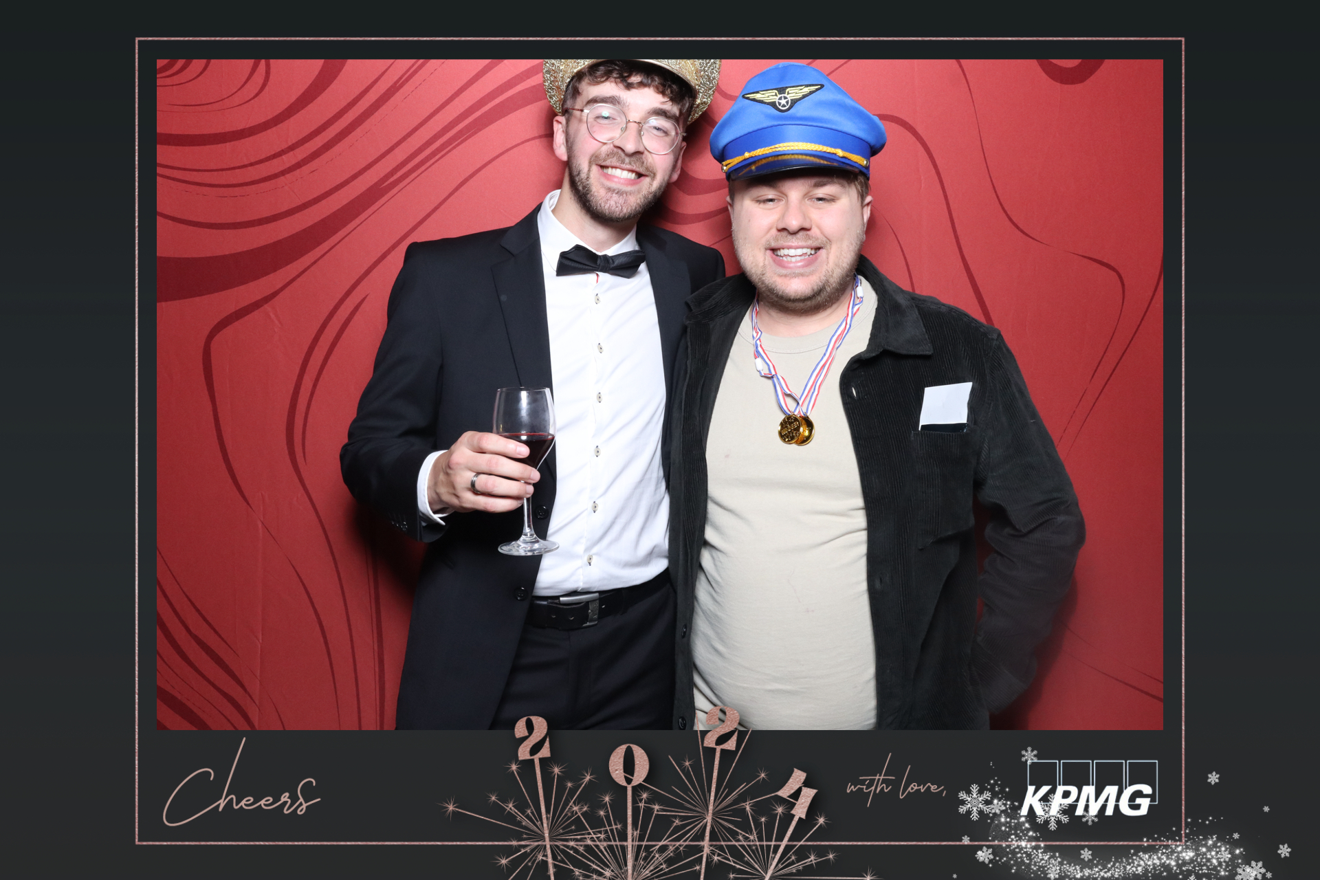 KPMG Christmas Party  | View more photos from the event at gallery.magicimages.uk/u/MagicImages/KPMG-Christmas-Party-0