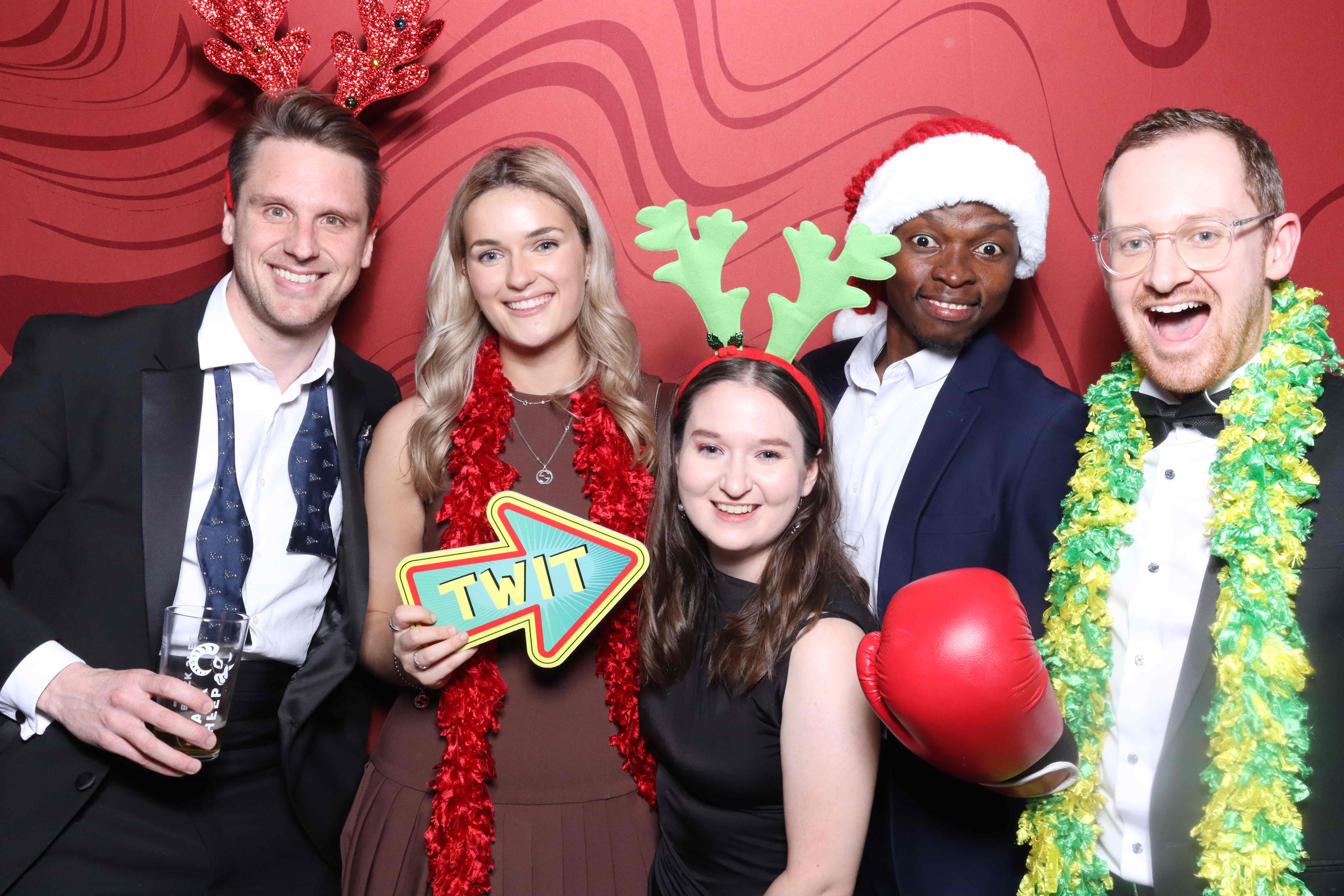 KPMG Christmas Party  | View more photos from the event at gallery.magicimages.uk/u/MagicImages/KPMG-Christmas-Party-0