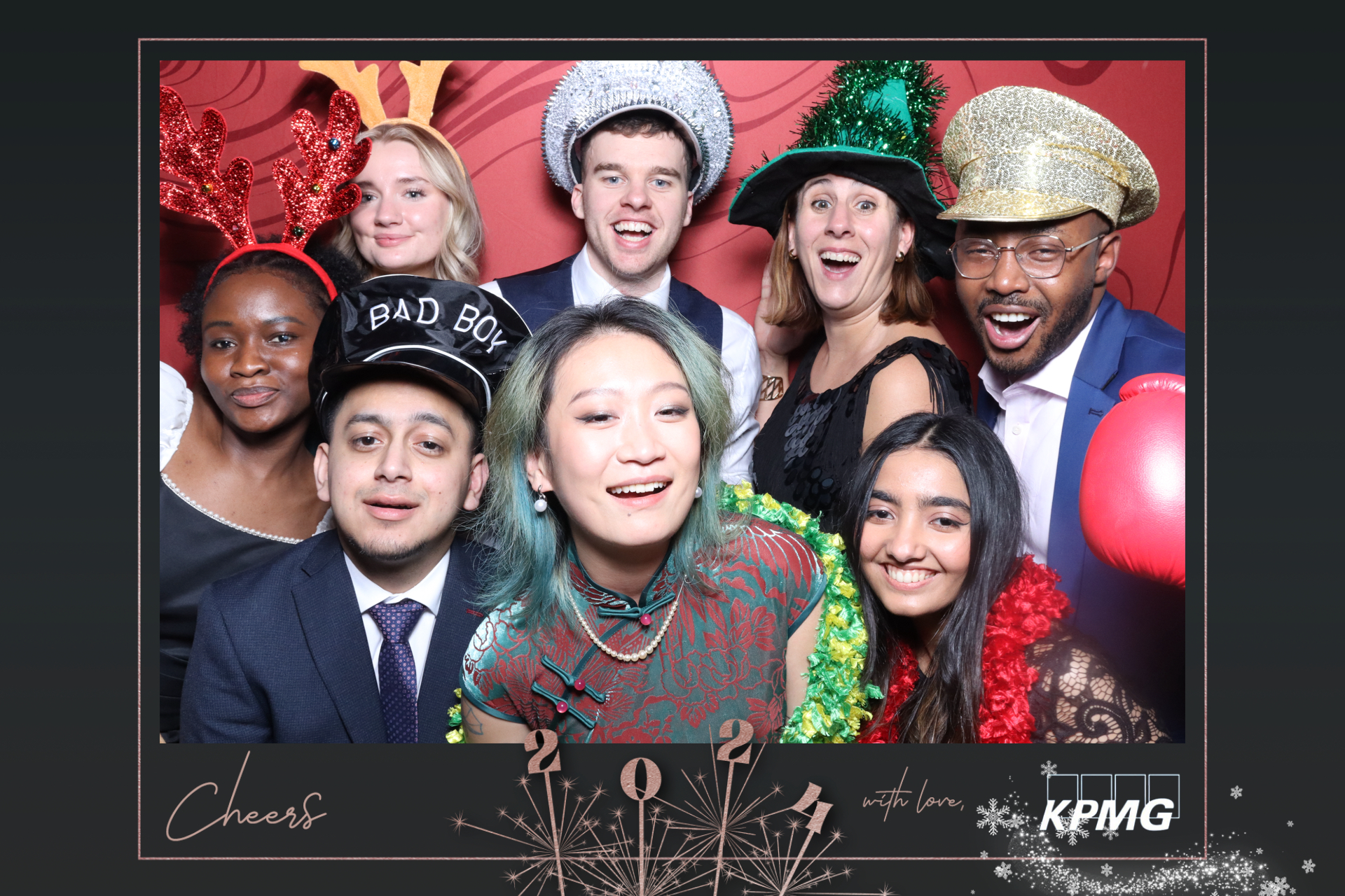 KPMG Christmas Party  | View more photos from the event at gallery.magicimages.uk/u/MagicImages/KPMG-Christmas-Party-0
