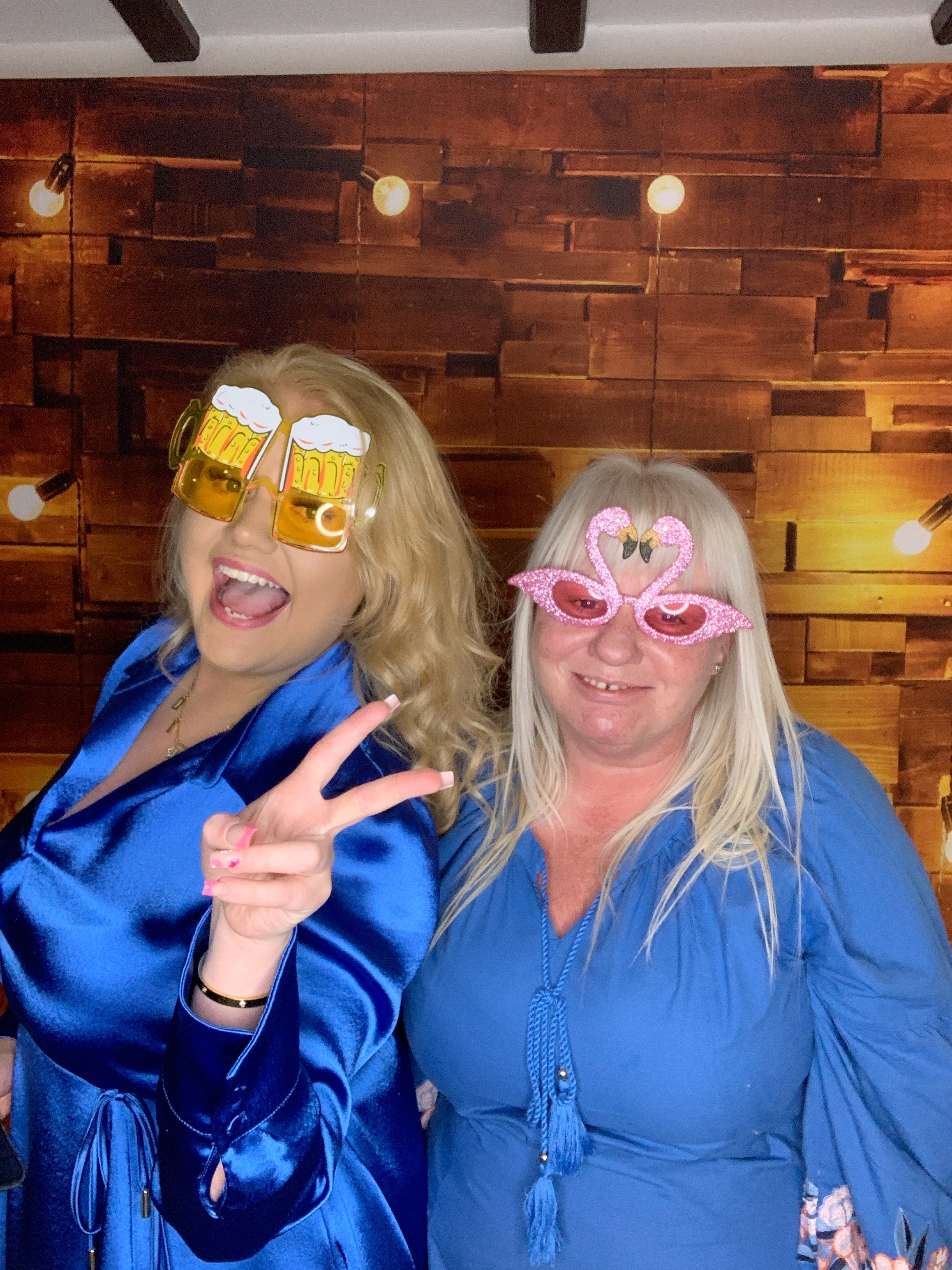 Mary's 60th Birthday  | View more photos from the event at gallery.magicimages.uk/u/MagicImages/Marys-60th-Birthday