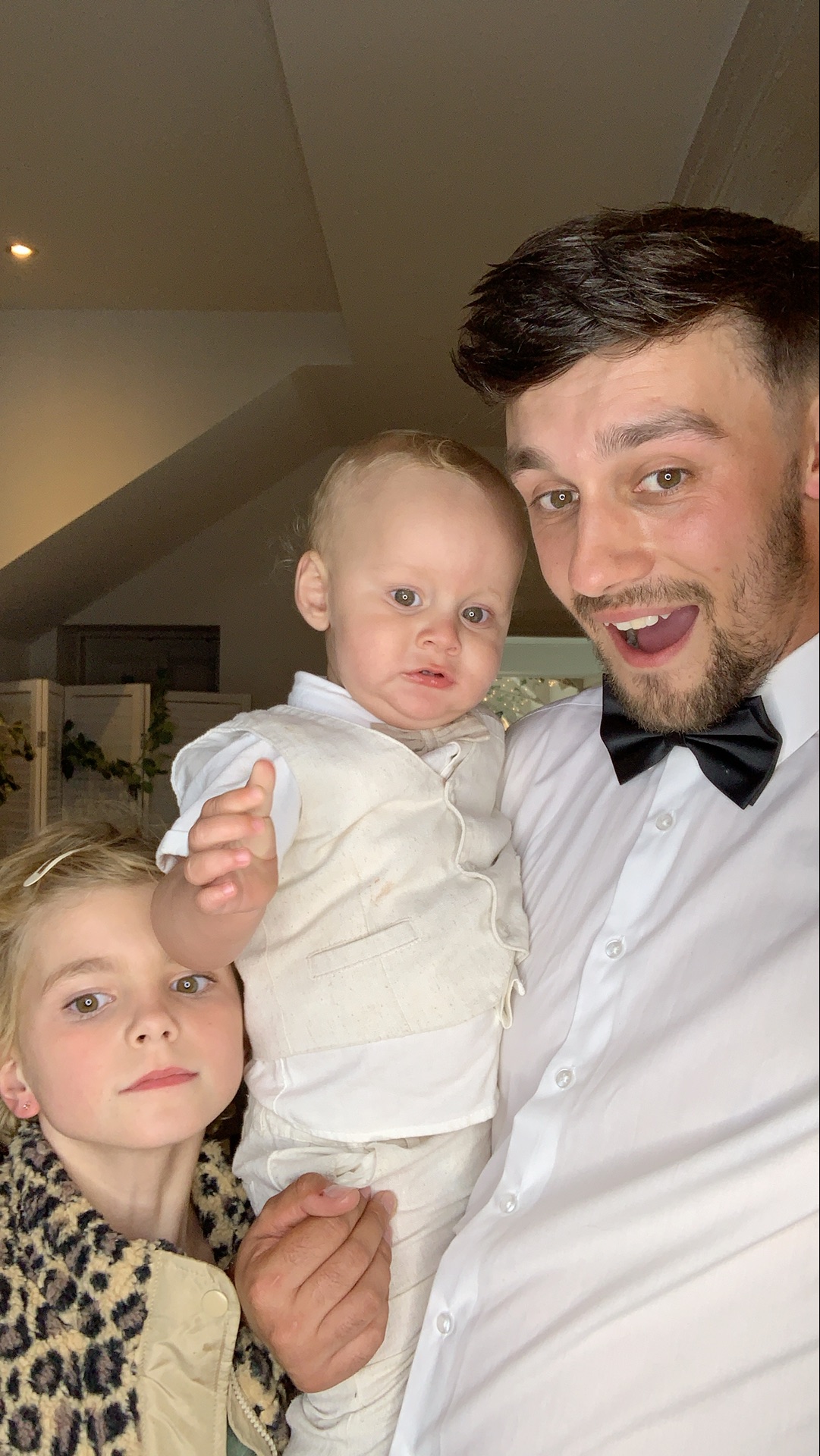 Molly & Connor  | View more photos from the event at gallery.magicimages.uk/u/MagicImages/Molly-Connor