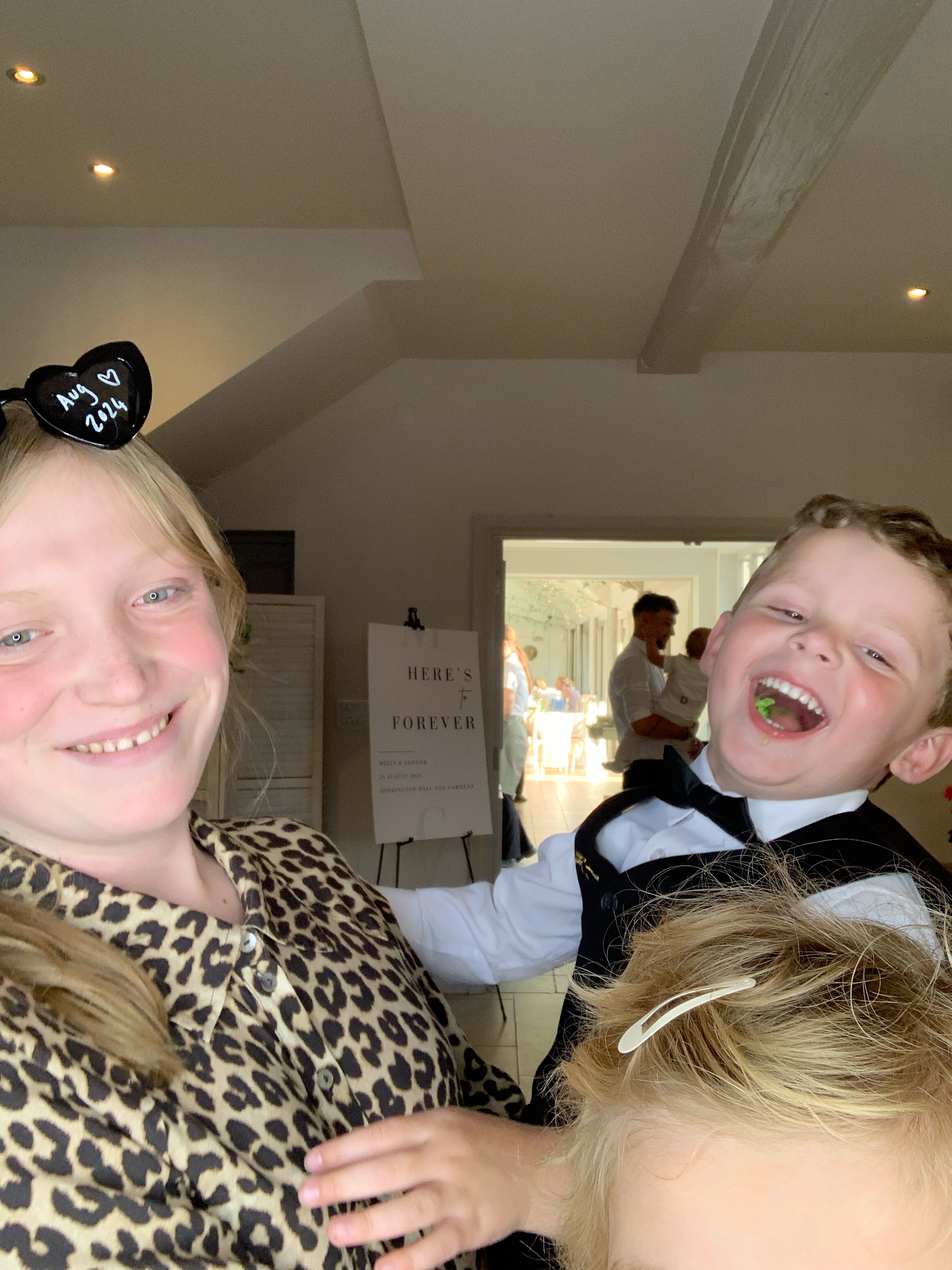 Molly & Connor  | View more photos from the event at gallery.magicimages.uk/u/MagicImages/Molly-Connor