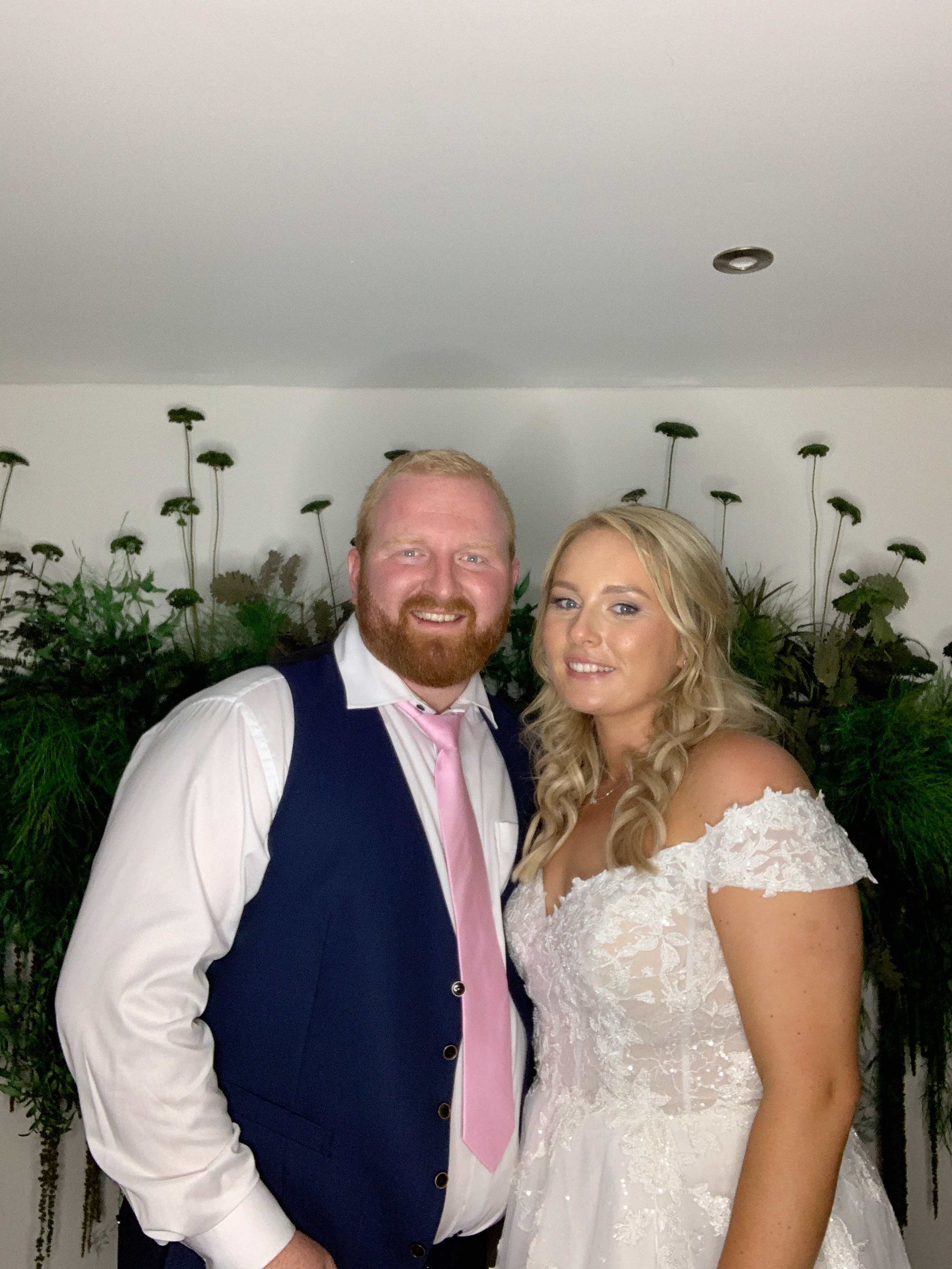 Mr & Mrs D’Arcy | View more photos from the event at gallery.magicimages.uk/u/MagicImages/Mr-Mrs-D’Arcy