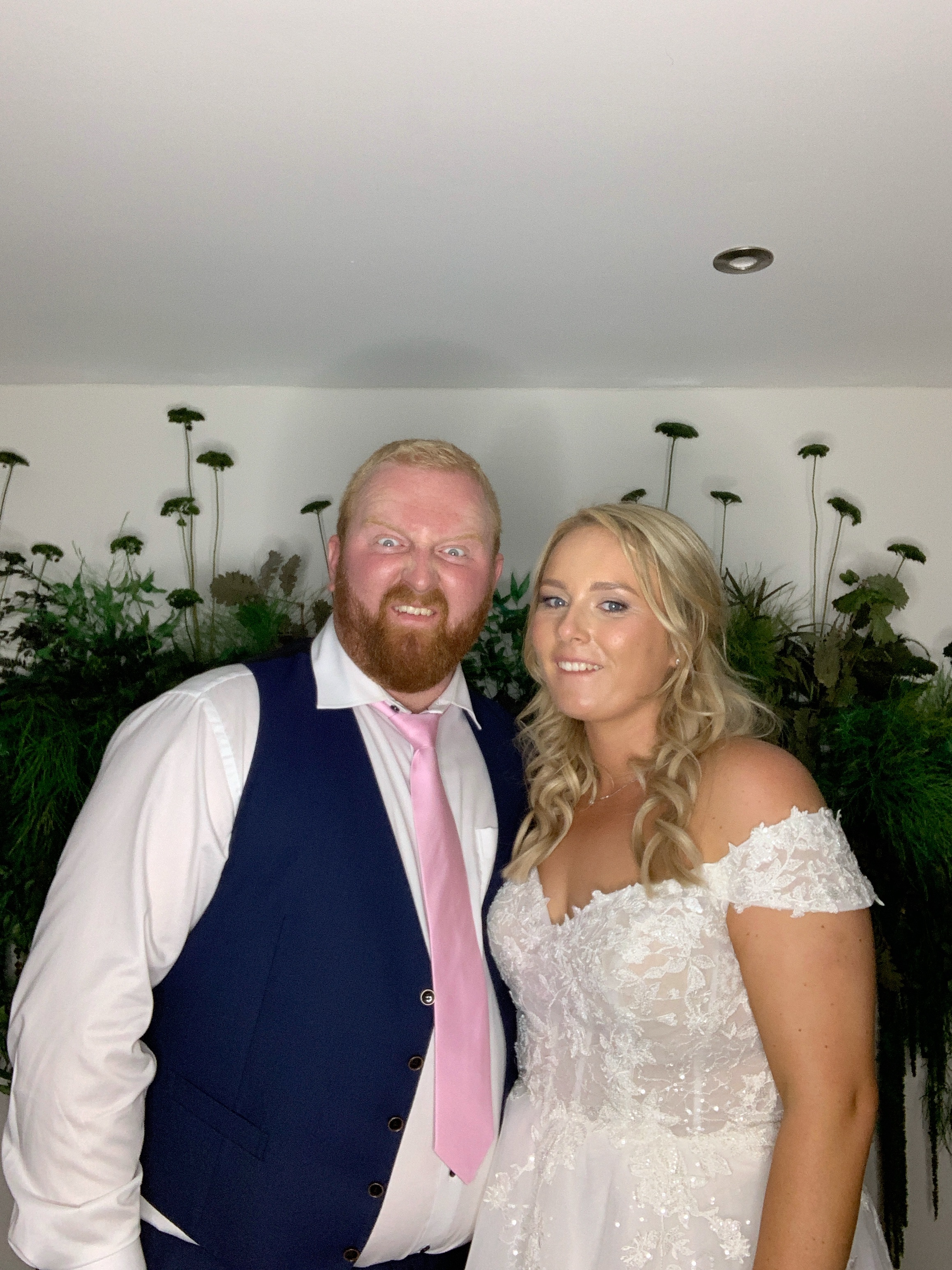 Mr & Mrs D’Arcy | View more photos from the event at gallery.magicimages.uk/u/MagicImages/Mr-Mrs-D’Arcy
